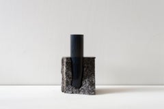 Zeitgenössische Vase, Granit Labrador Granit Glaszylinder, von Erik Olovsson