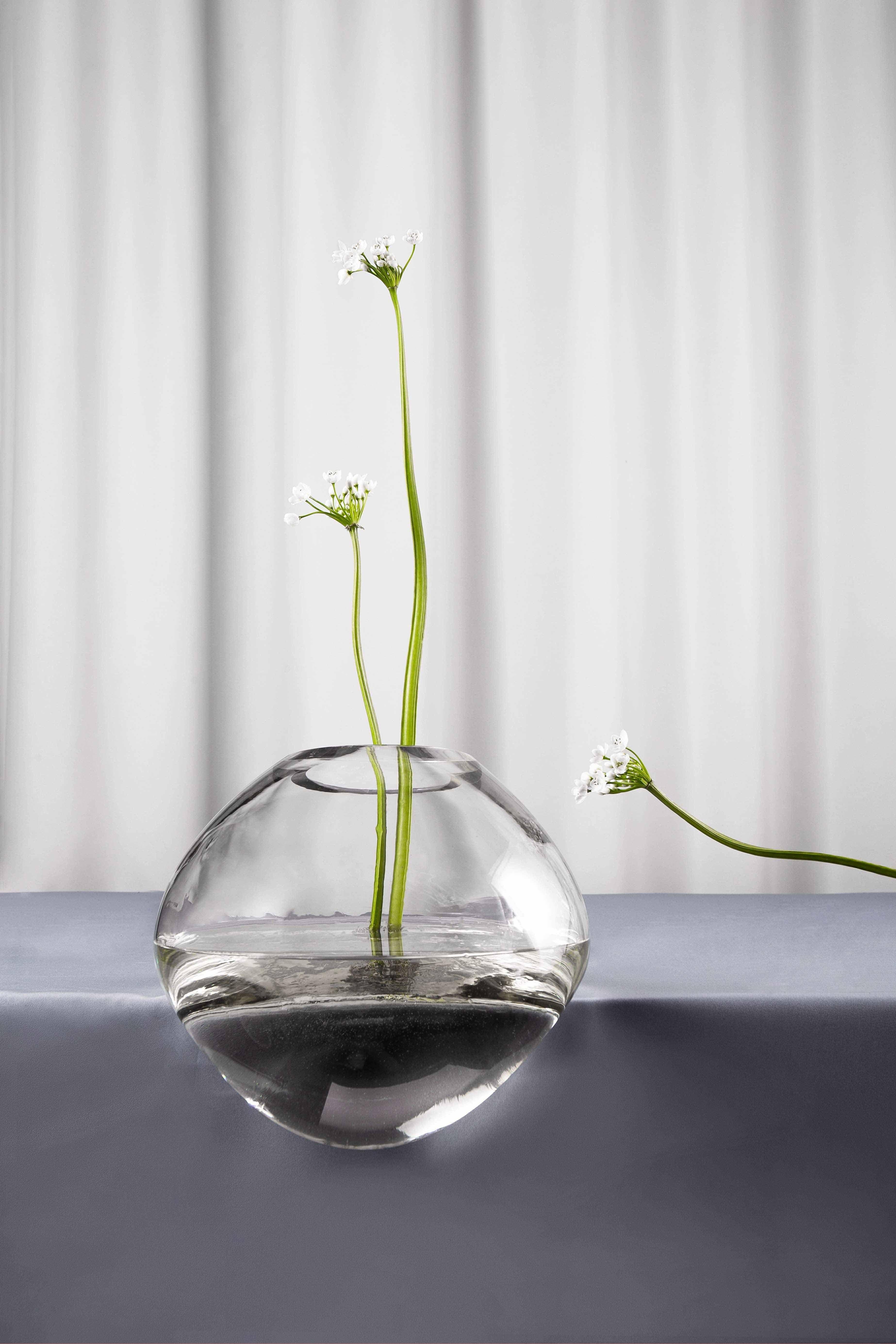 Organic Modern Contemporary Vase 'Gutta CS1' by Noom, Blown Transparent glass For Sale