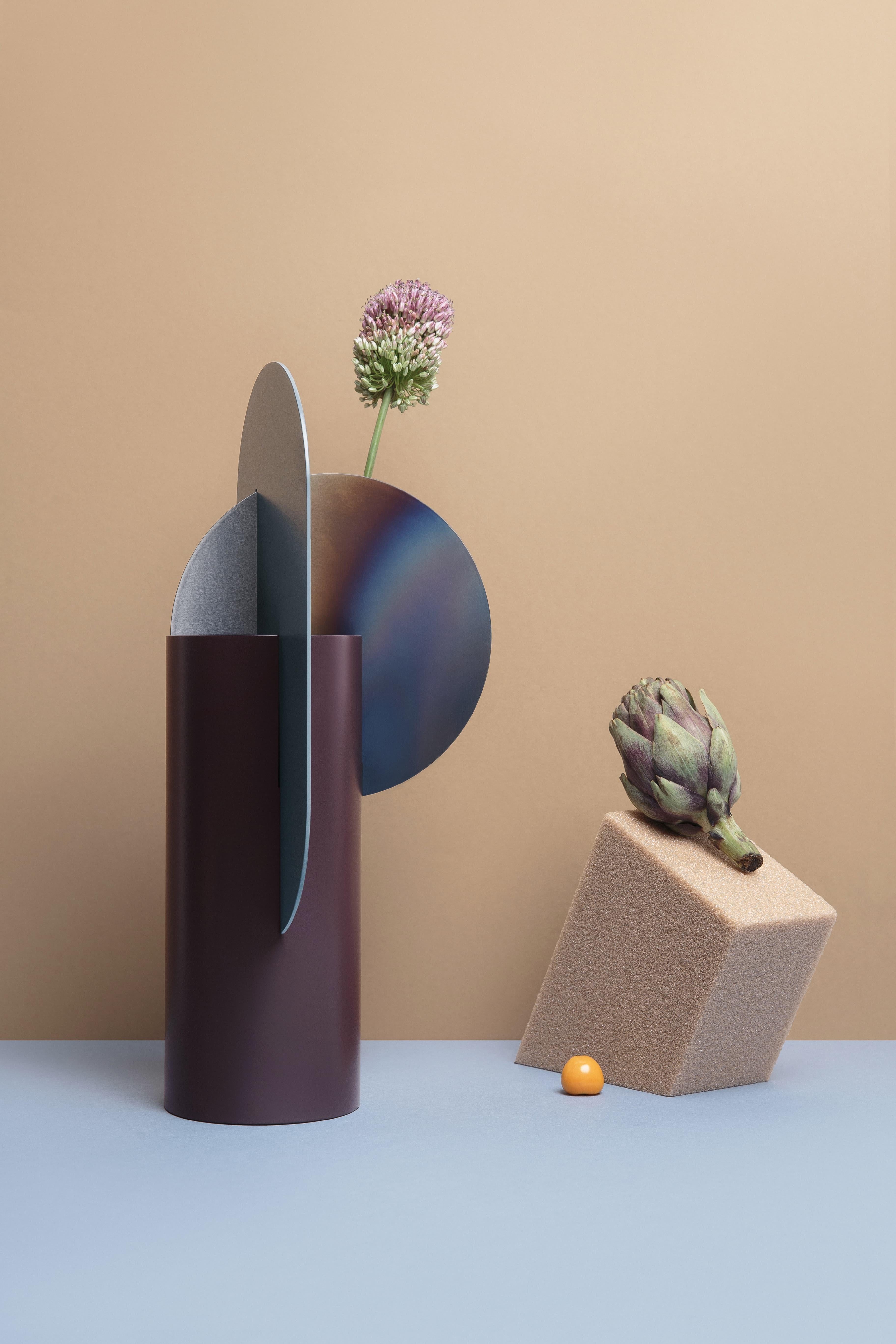 Zeitgenössische Vase 'Yermilov CSL5' von NOOM, gebrannter und lackierter Stahl (21. Jahrhundert und zeitgenössisch) im Angebot
