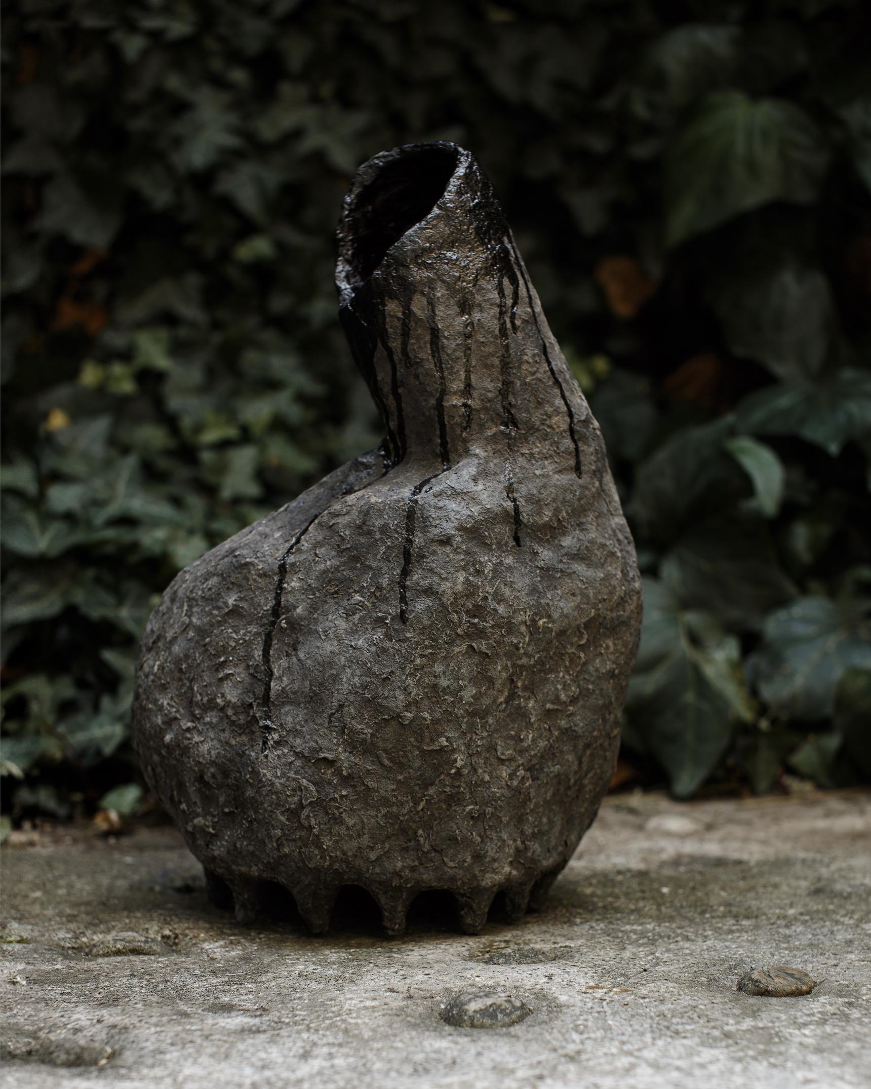 Postmoderno Vaso contemporaneo ZHIVINKA, design organico bionico, carta riciclata in vendita