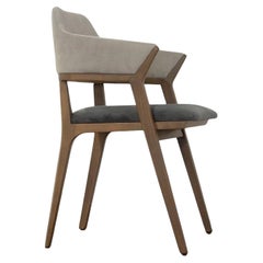 Contemporary Velvet Dining Armchair mit Massivholzrahmen in Walnuss Finish