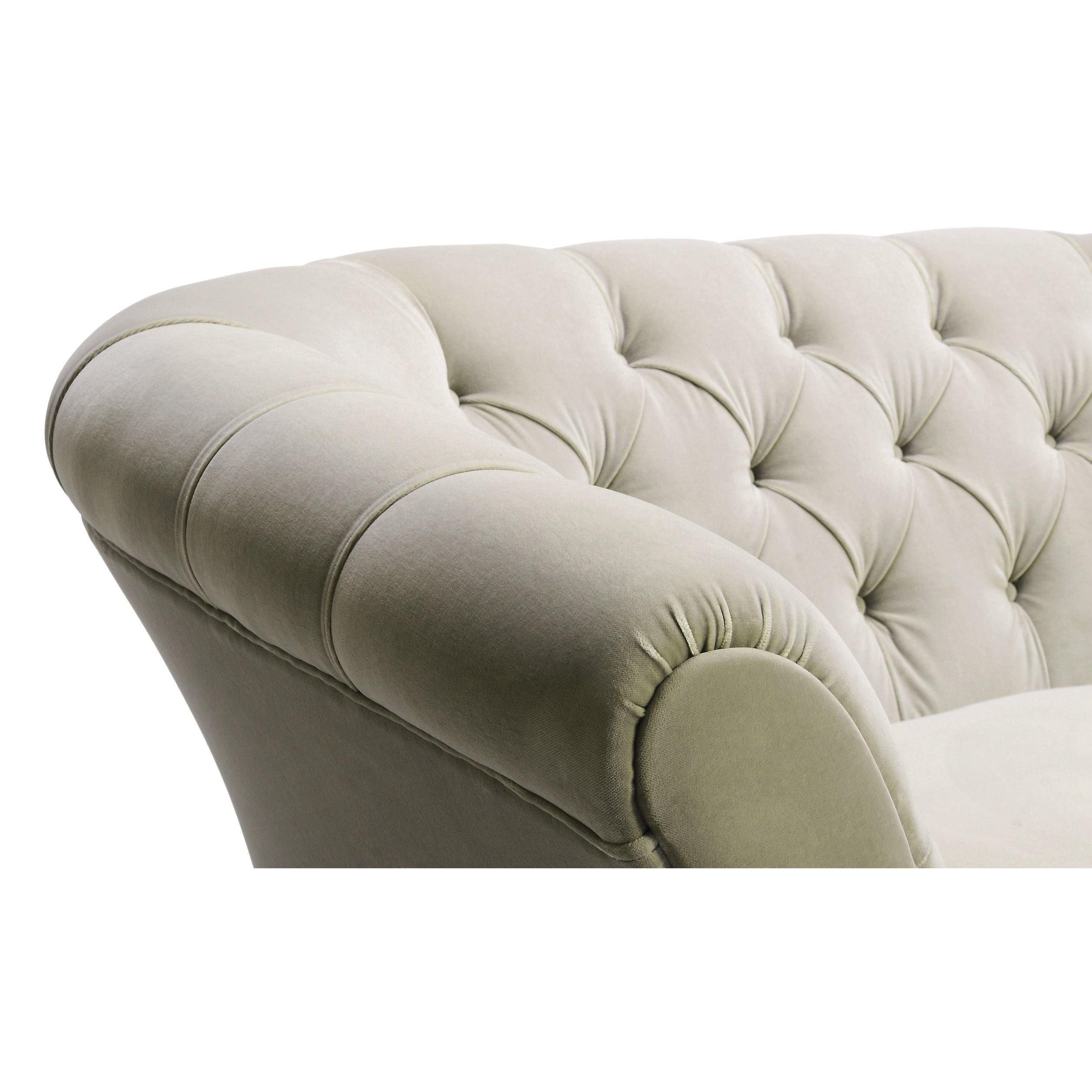 Loveseat contemporáneo de terciopelo con capitoné y botones en Nuevo estado para la venta en NEW YORK, NY