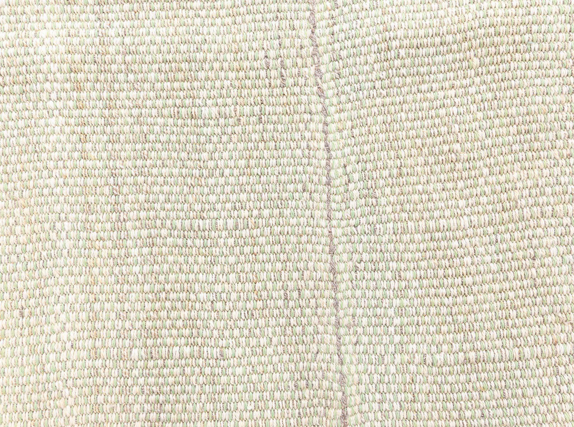 Contemporary Very Light Green Flat Weave Rug von Doris Leslie Blau (Wolle) im Angebot