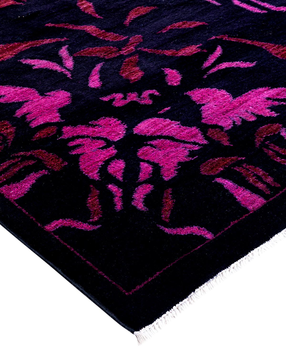 I tappeti Vibrance rappresentano il classico con un tocco di classe: motivi tradizionali sovratinti con colori brillanti. Ogni tappeto annodato a mano viene lavato con una tintura botanica 100% naturale che rivela le sfumature nascoste degli am