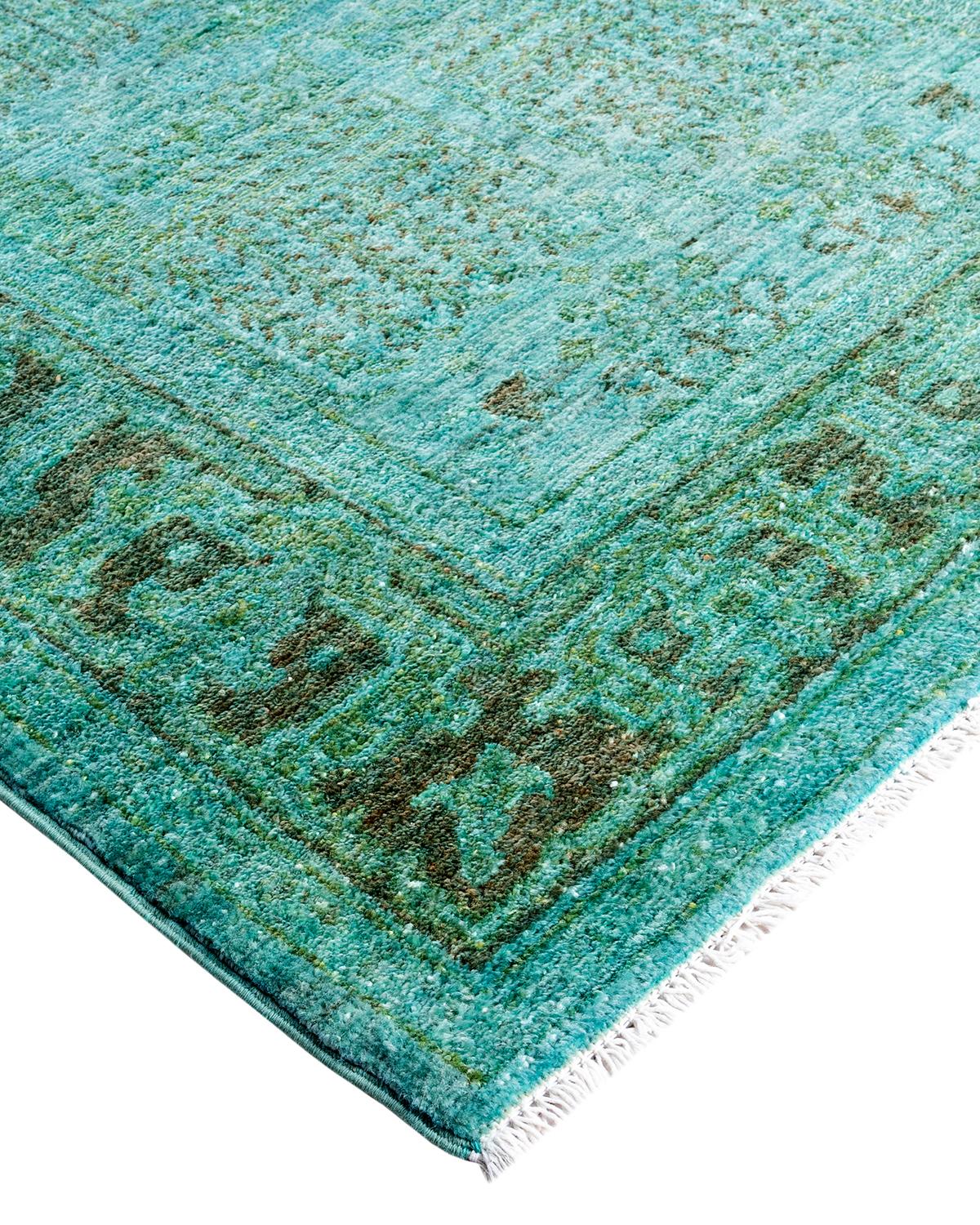 Vibrance-Teppiche sind der Inbegriff von Klassik mit Pfiff: traditionelle Muster in leuchtenden Farben gefärbt. Jeder handgeknüpfte Teppich wird mit einem 100 % natürlichen botanischen Farbstoff gewaschen, der verborgene Nuancen in den Mustern