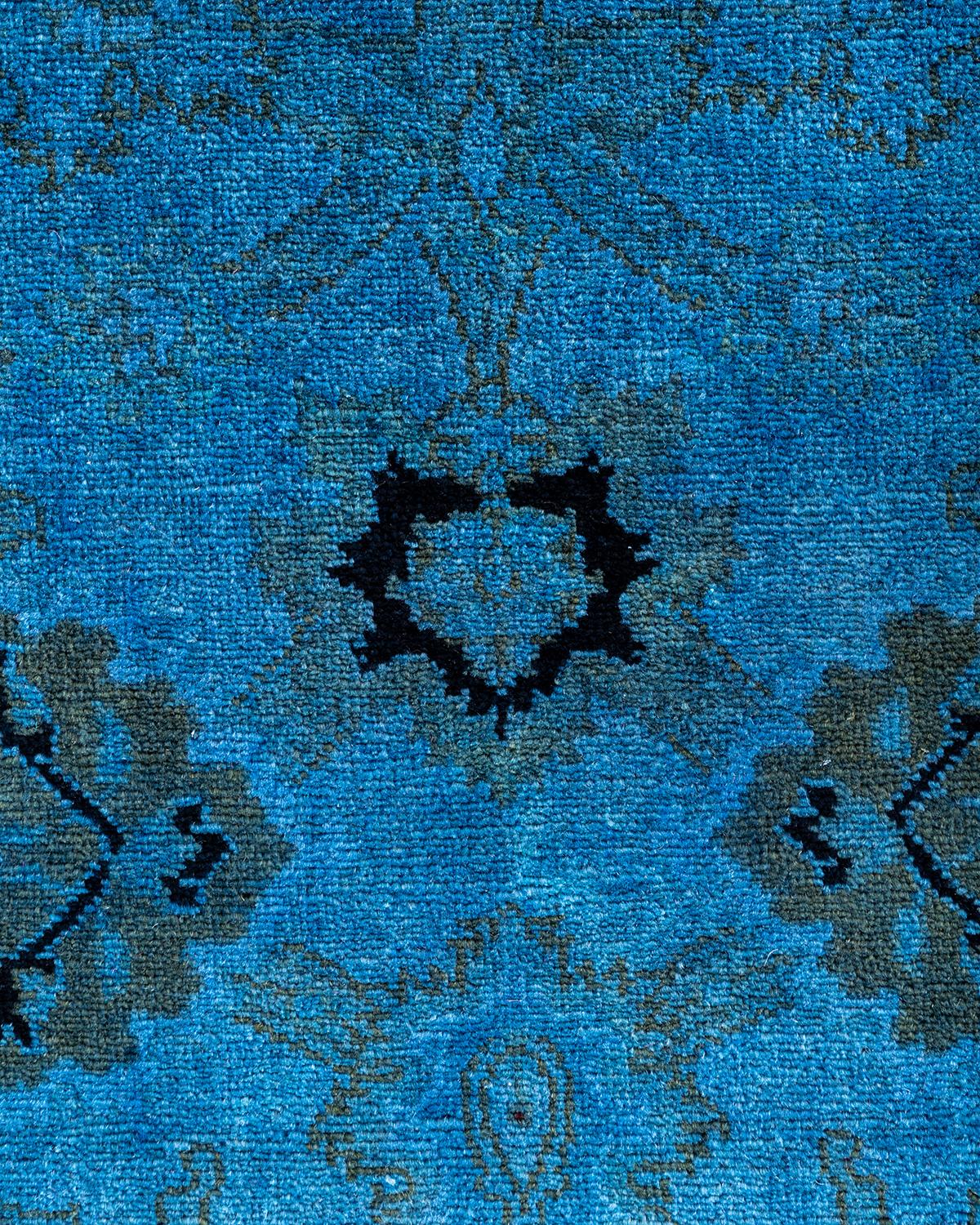 Pakistanais Tapis Contemporary Vibrance en laine nouée à la main Bleu en vente