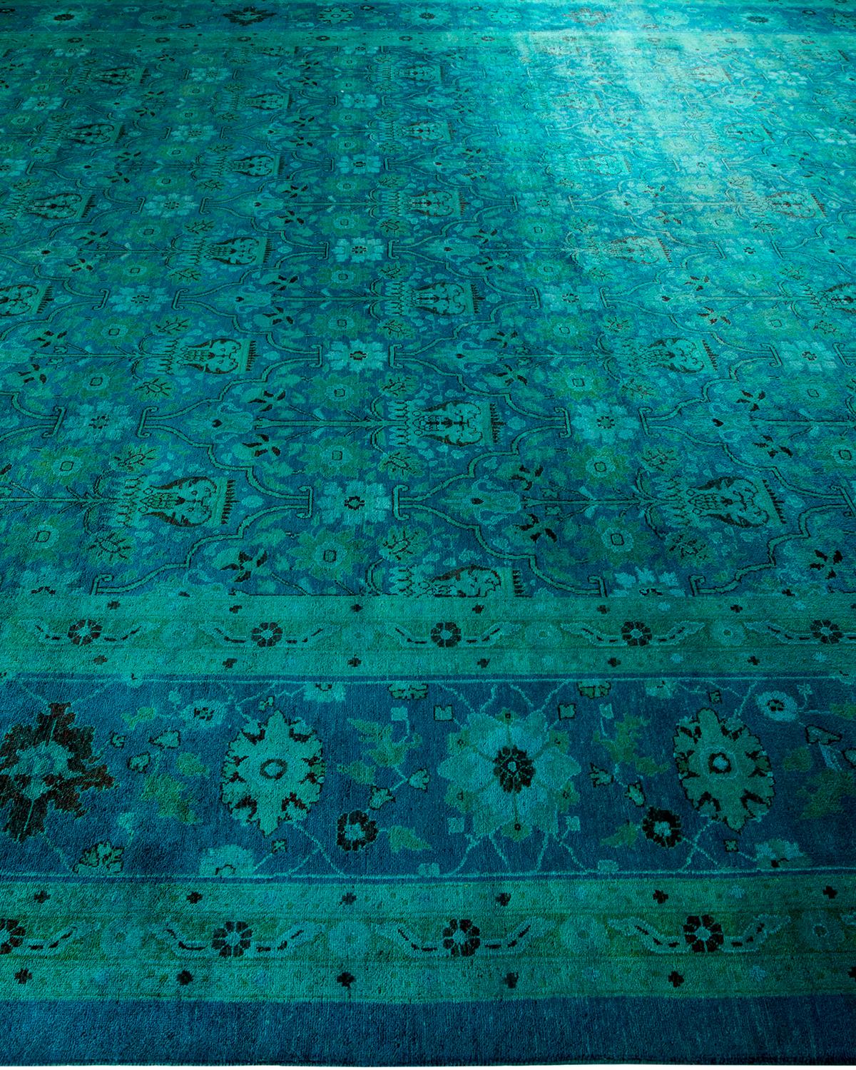 Contemporary Vibrance Hand Knotted Wool Blue Area Rug In New Condition For Sale In Norwalk, CT