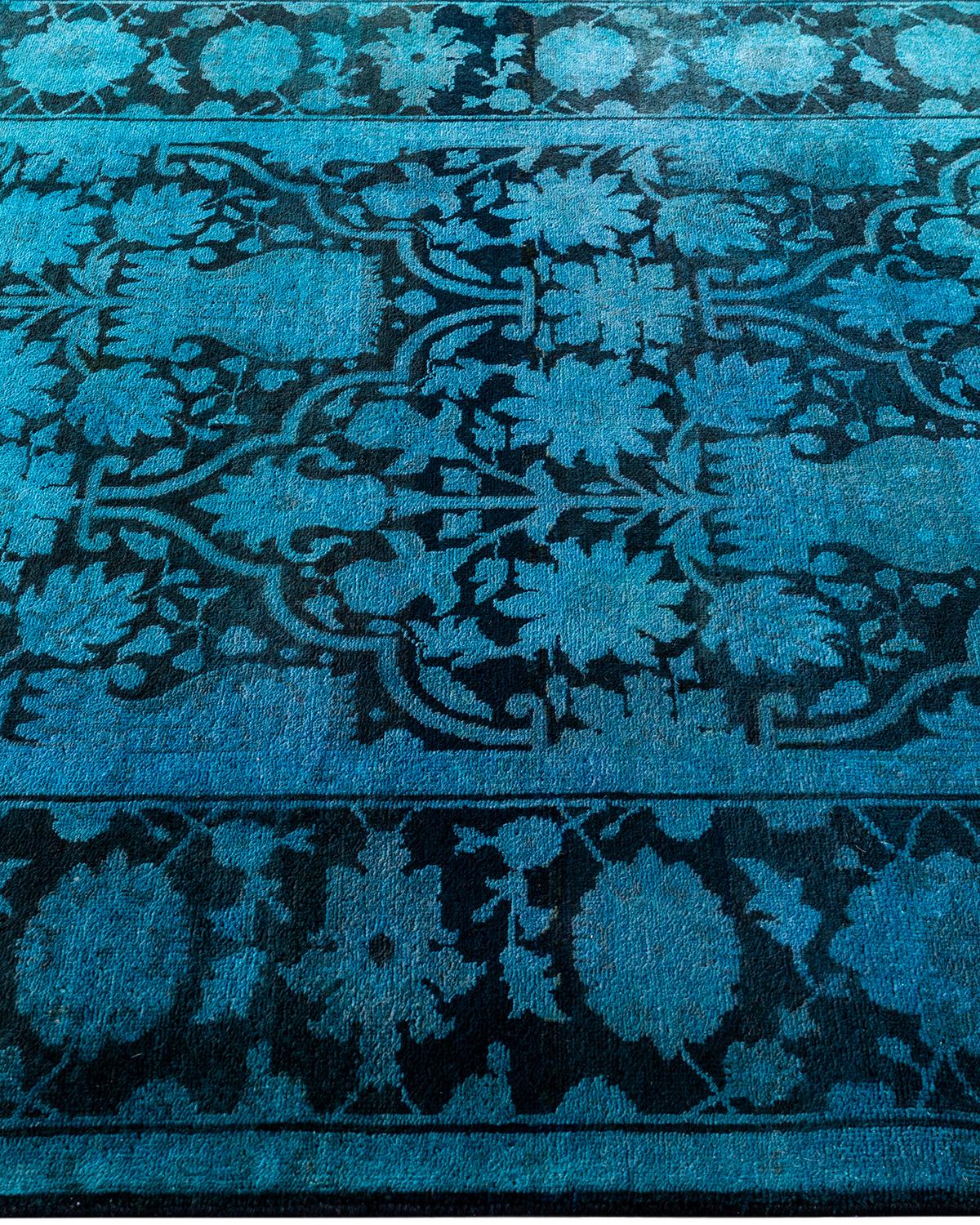 Contemporary Vibrance Hand Knotted Wool Blue Area Rug  In New Condition For Sale In Norwalk, CT
