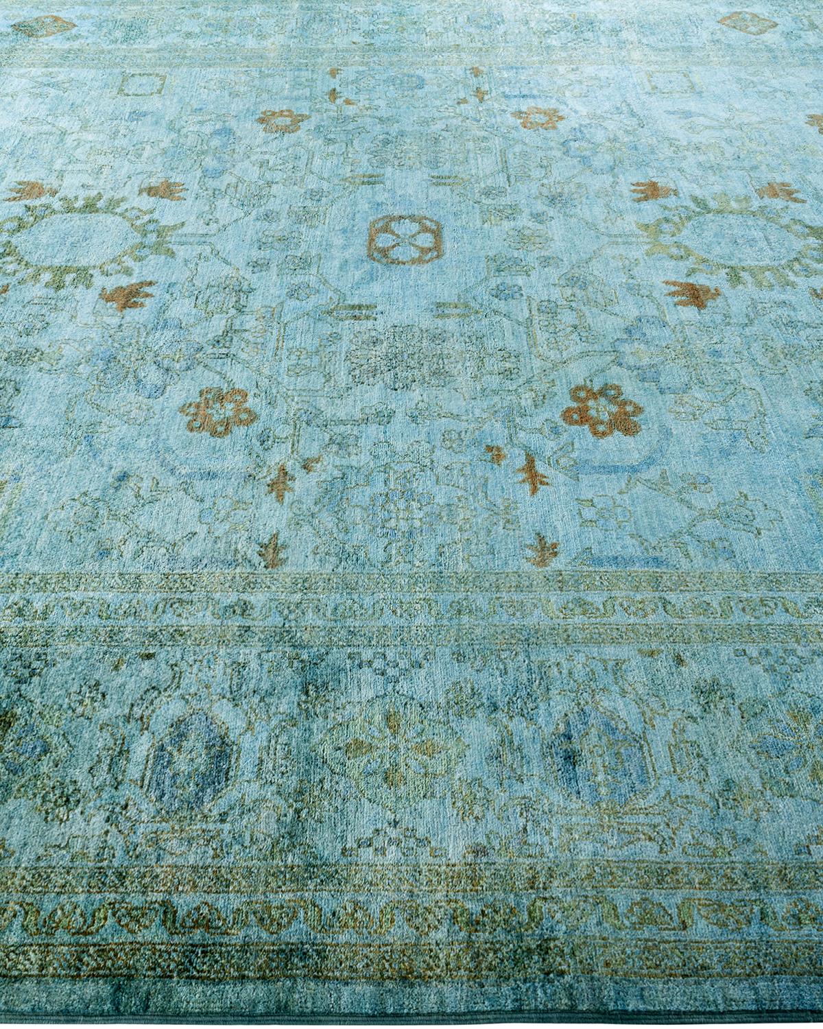 Contemporary Vibrance Hand Knotted Wool Blue Area Rug  In New Condition For Sale In Norwalk, CT