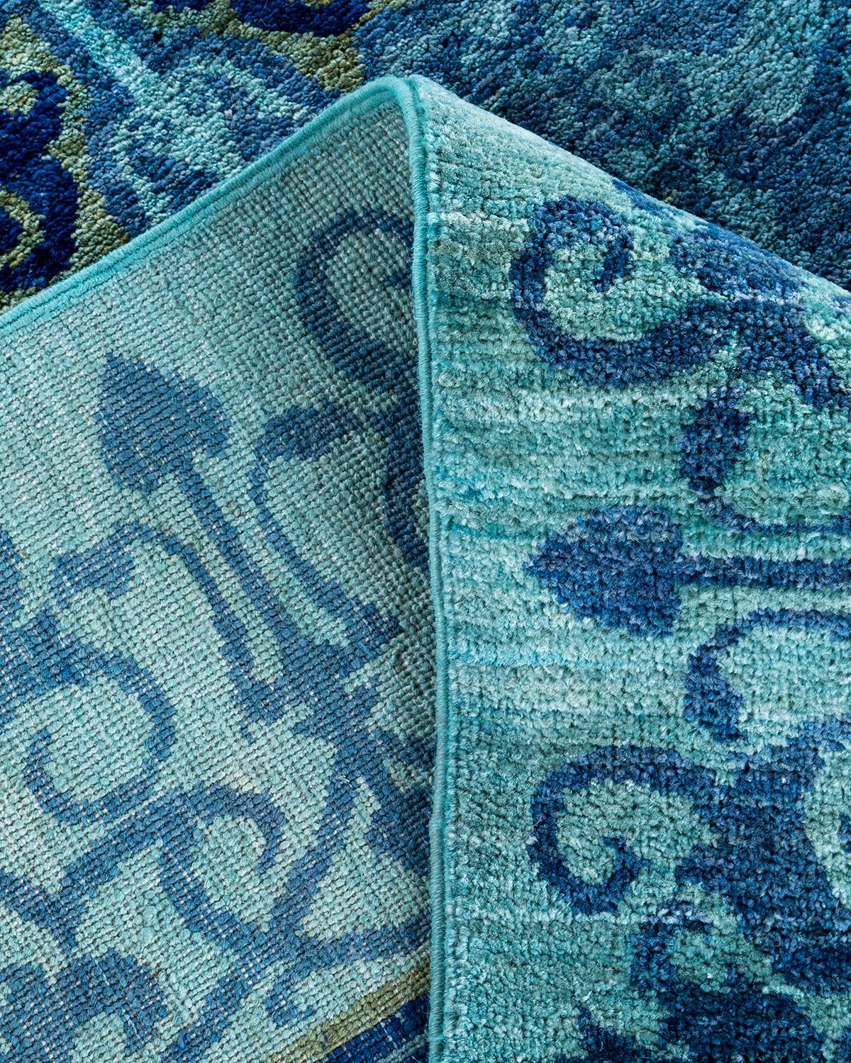 Contemporary Vibrance Hand Knotted Wool Blue Area Rug (Wolle) im Angebot