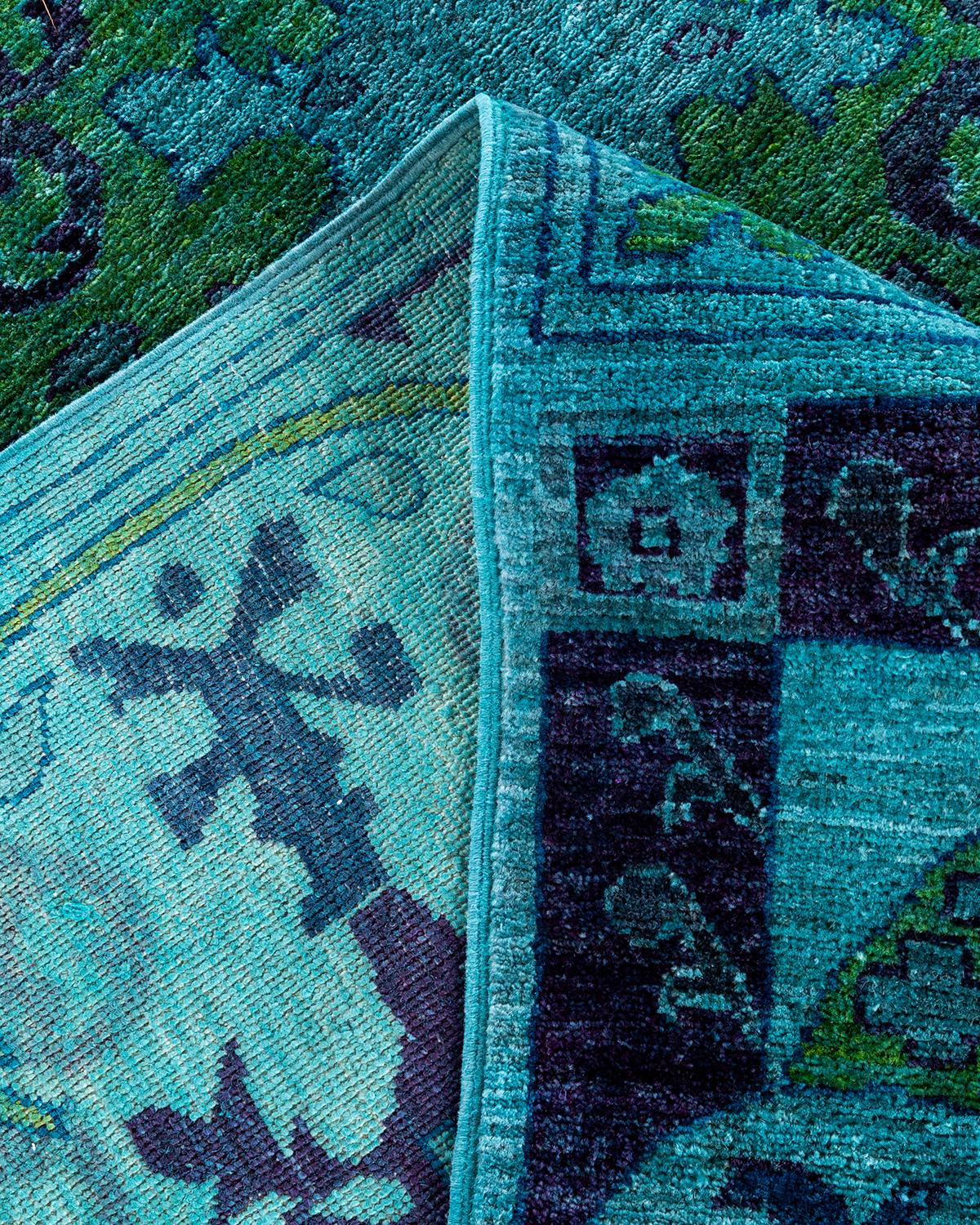 Contemporary Vibrance Hand Knotted Wool Blue Area Rug For Sale 2