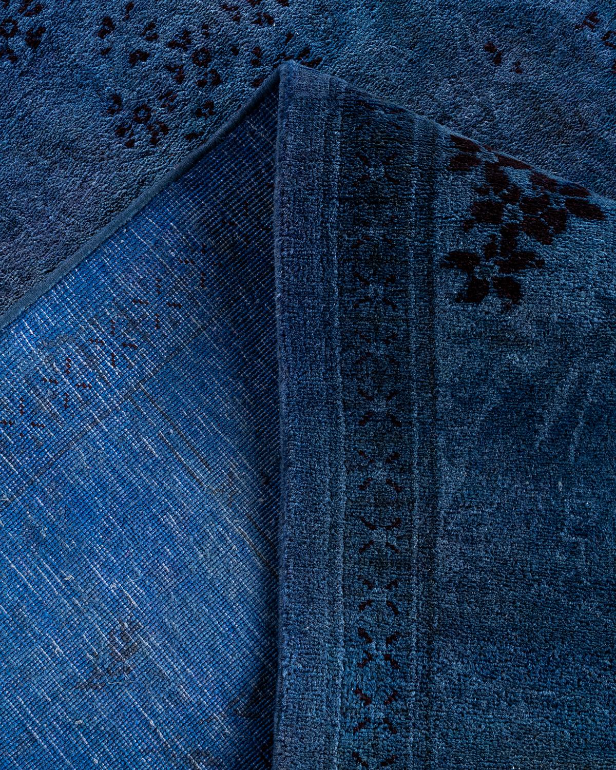 Contemporary Vibrance Hand Knotted Wool Blue Area Rug (Wolle) im Angebot