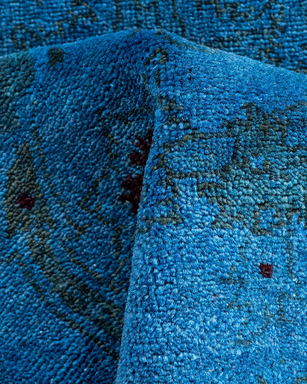 Tapis Contemporary Vibrance en laine nouée à la main Bleu en vente 1