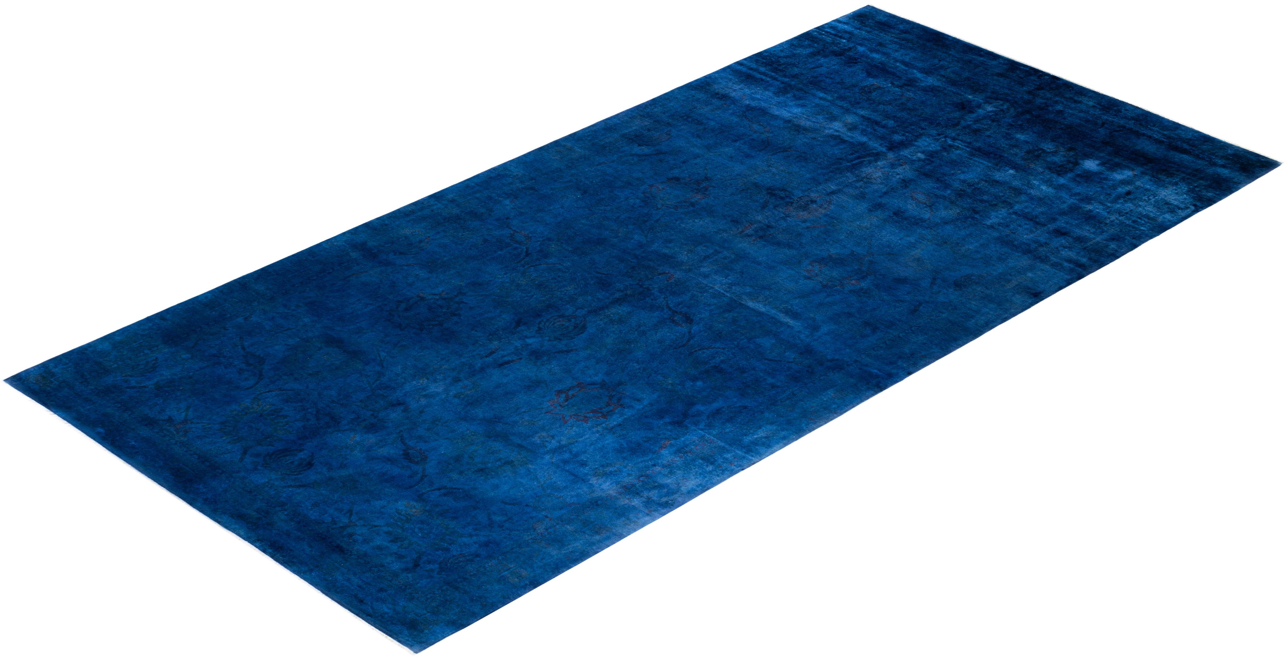 Contemporary Vibrance Hand Knotted Wool Blue Area Rug For Sale 4