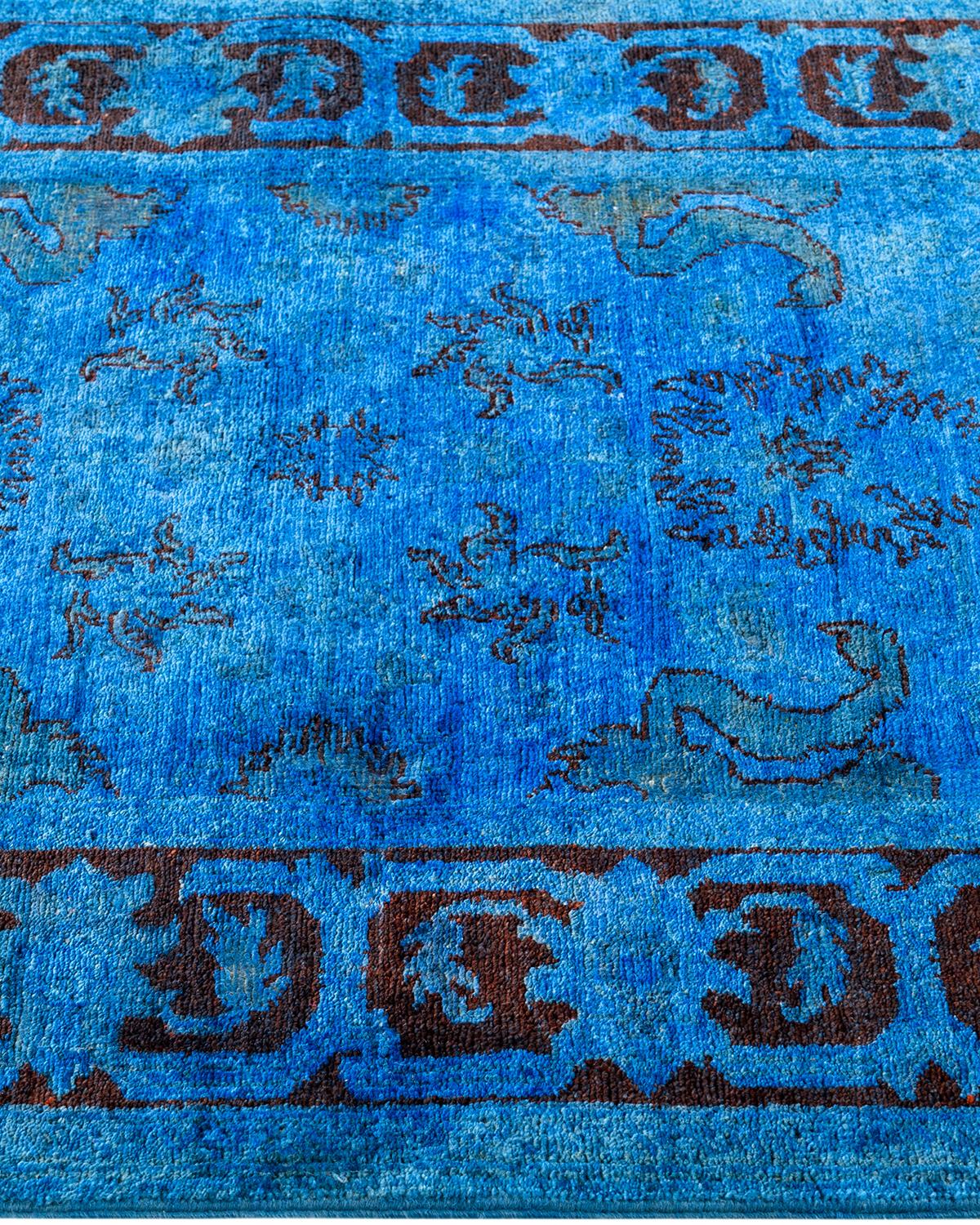 Contemporary Vibrance Hand Knotted Wool Blue Runner In New Condition For Sale In Norwalk, CT