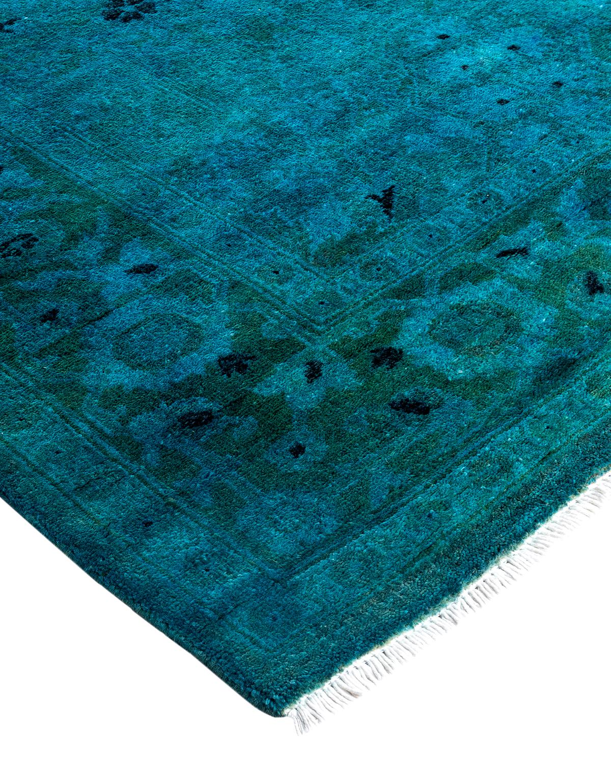 I tappeti Vibrance rappresentano il classico con un tocco di classe: motivi tradizionali sovratinti con colori brillanti. Ogni tappeto annodato a mano viene lavato con una tintura botanica 100% naturale che rivela le sfumature nascoste degli am
