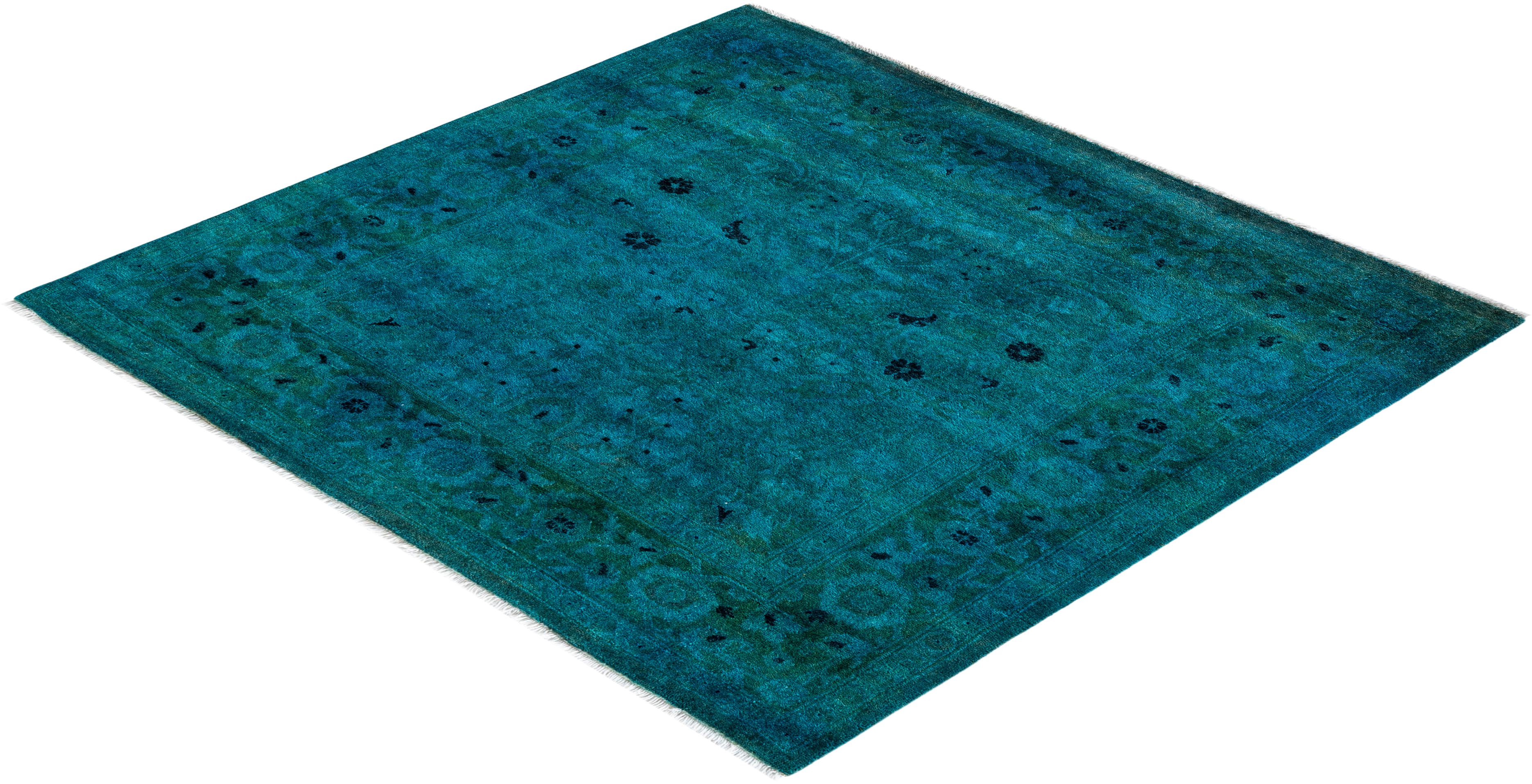 Contemporary Vibrance Tappeto quadrato in lana annodato a mano di colore blu in vendita 2