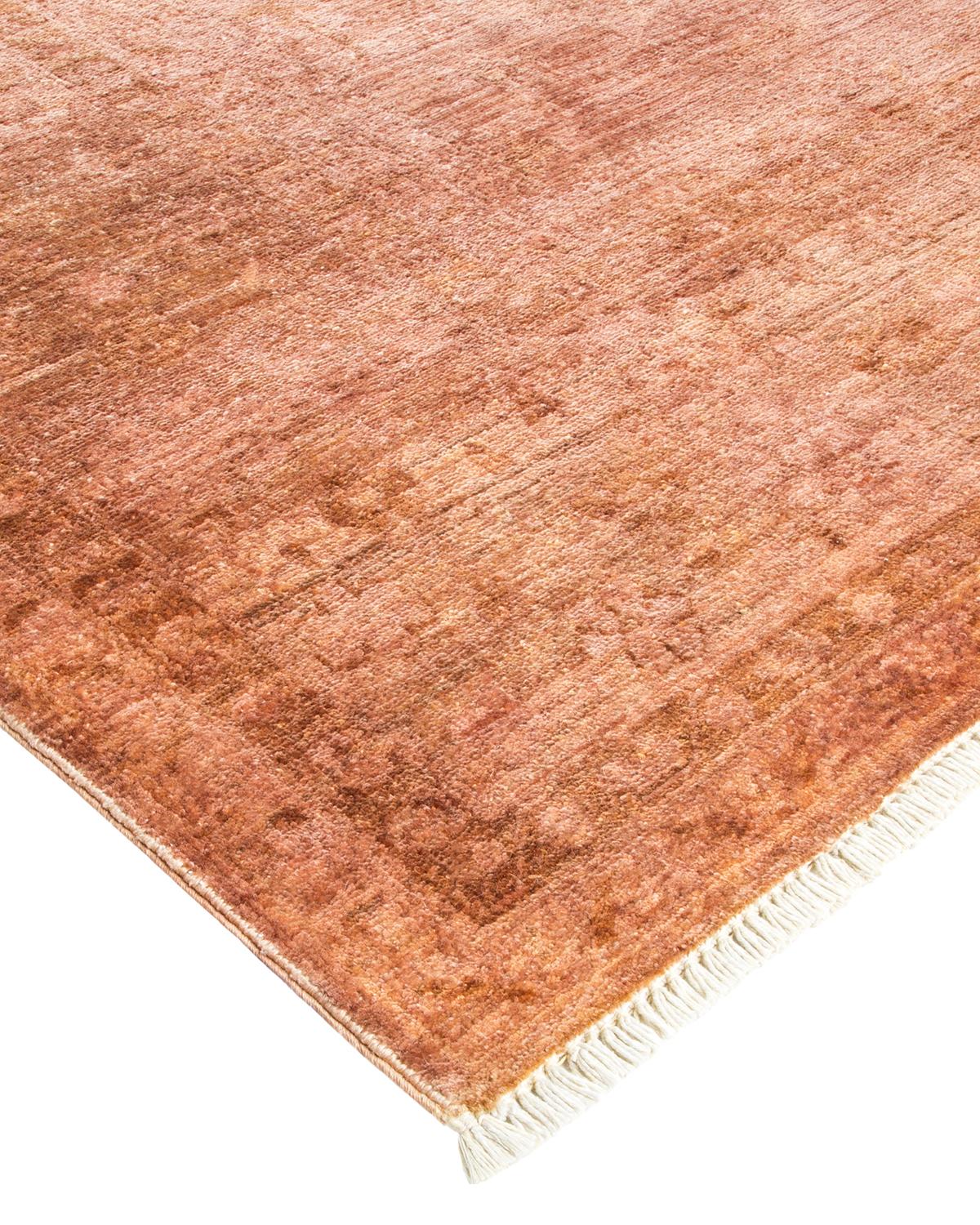 Las alfombras de la colección Mogul, con sus colores discretos y sus diseños en toda la superficie, aportarán una sofisticación atemporal a cualquier habitación. Influenciadas por un espectro de diseños turcos, indios y persas, los artesanos que