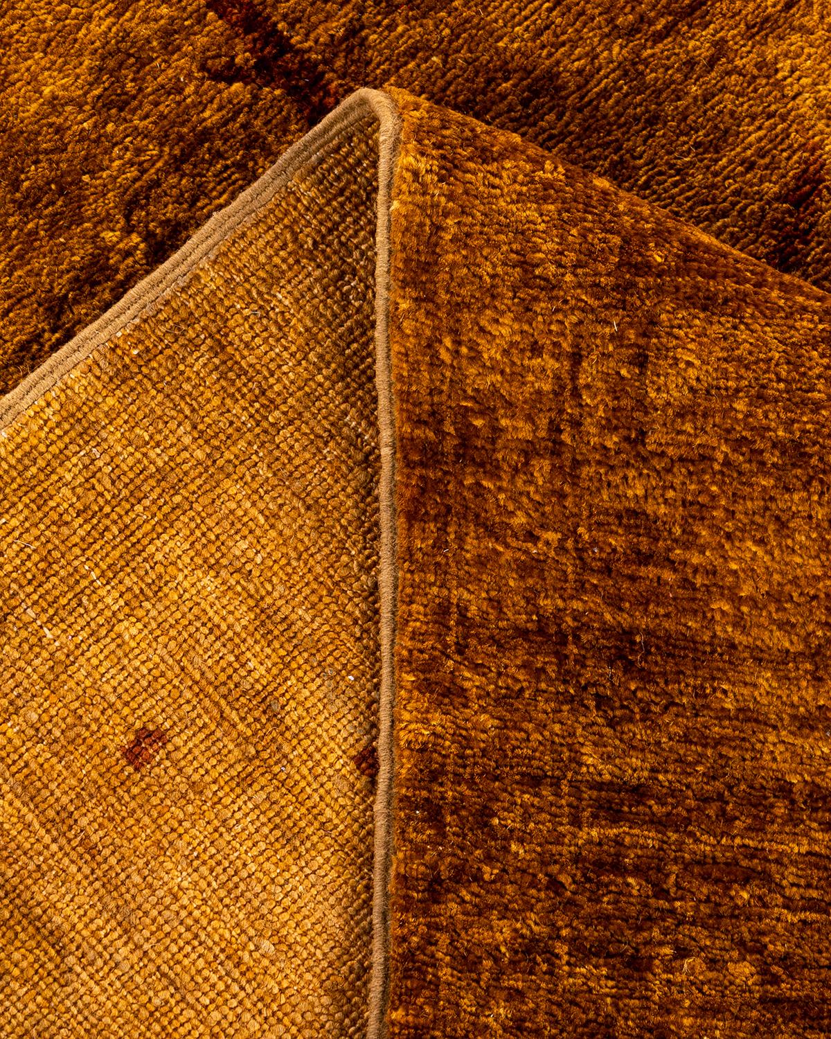 Laine Tapis Contemporary Vibrance en laine nouée à la main or en vente