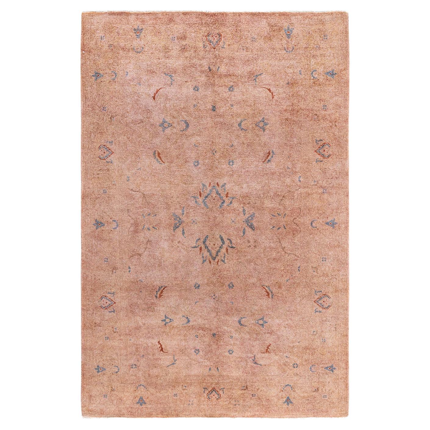 Contemporary Vibrance Hand Knotted Wool Gold Area Rug im Angebot