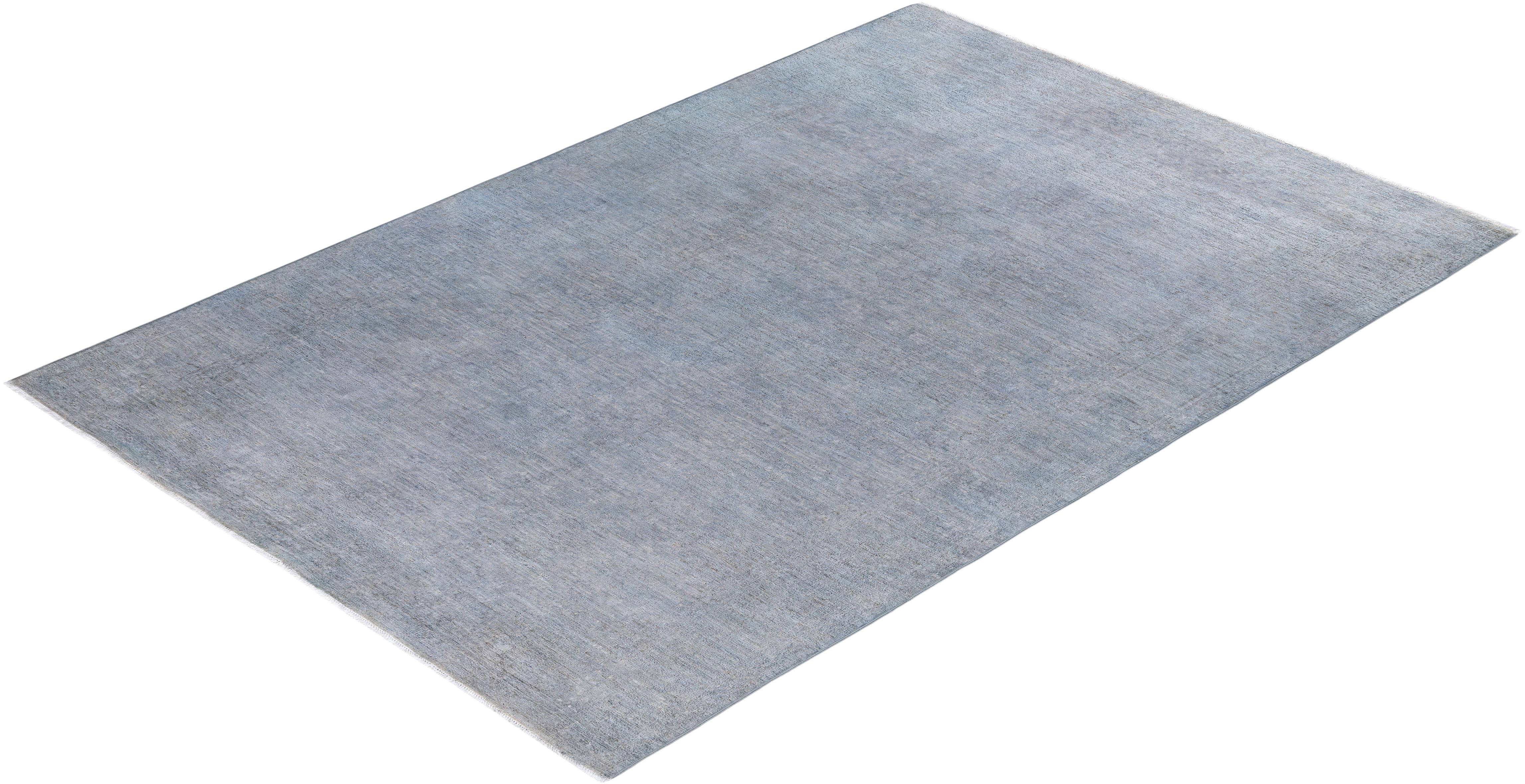Contemporary Vibrance Hand Knotted Wool Gray Area Rug For Sale 4