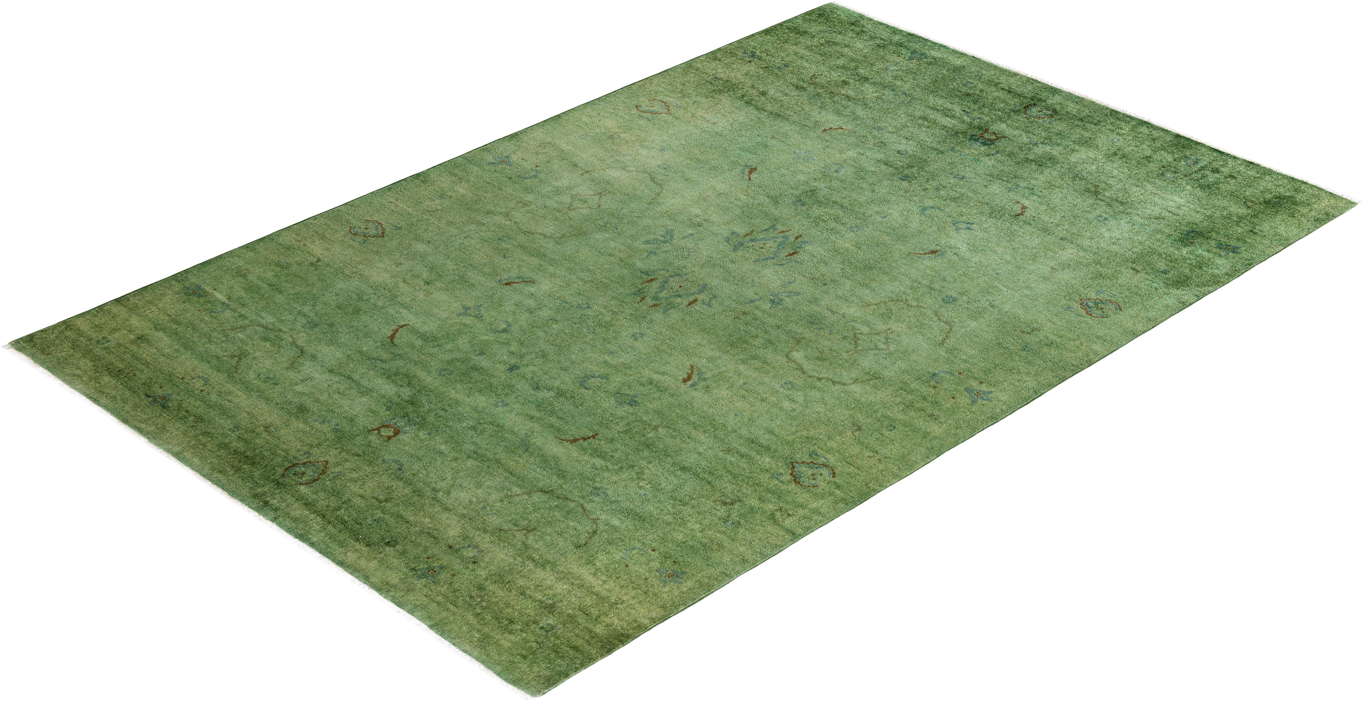 Contemporary Vibrance Hand Knotted Wool Green Area Rug For Sale 4