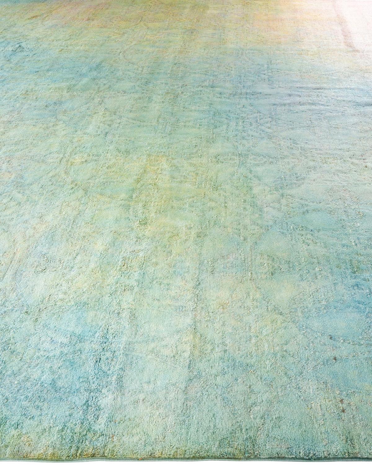 Contemporary Vibrance Hand Knotted Wool Light Blue Area Rug In New Condition For Sale In Norwalk, CT
