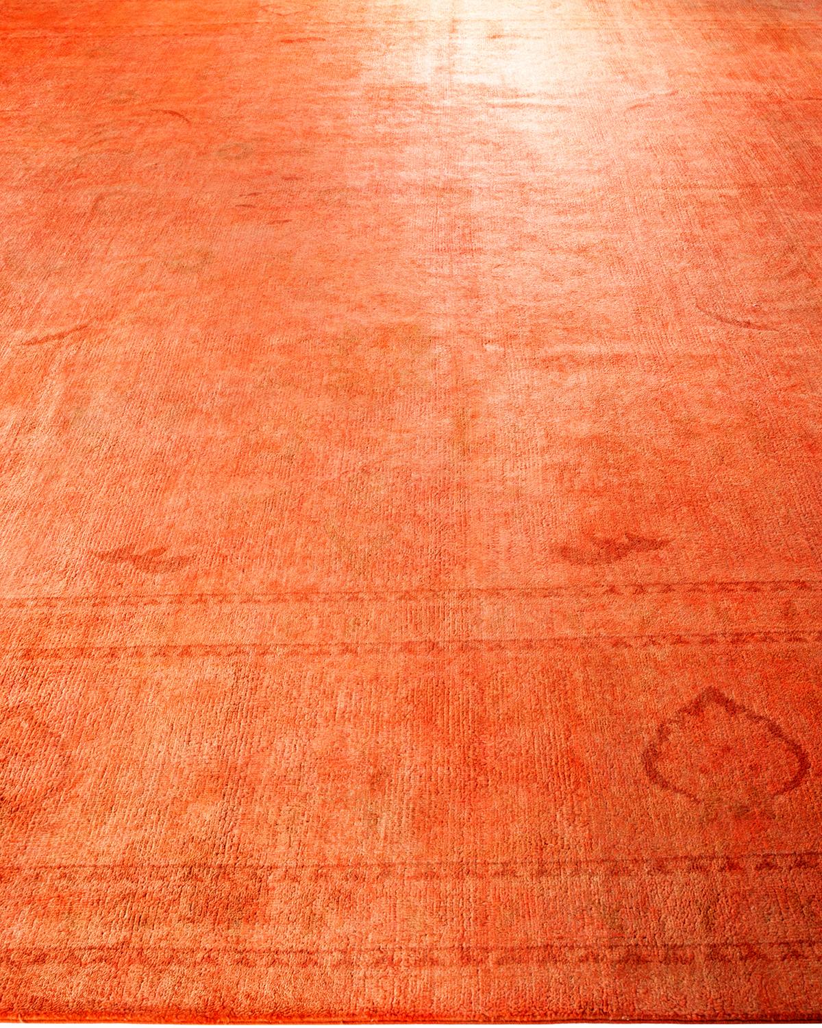 Contemporary Vibrance Hand Knotted Wool Orange Area Rug In New Condition For Sale In Norwalk, CT