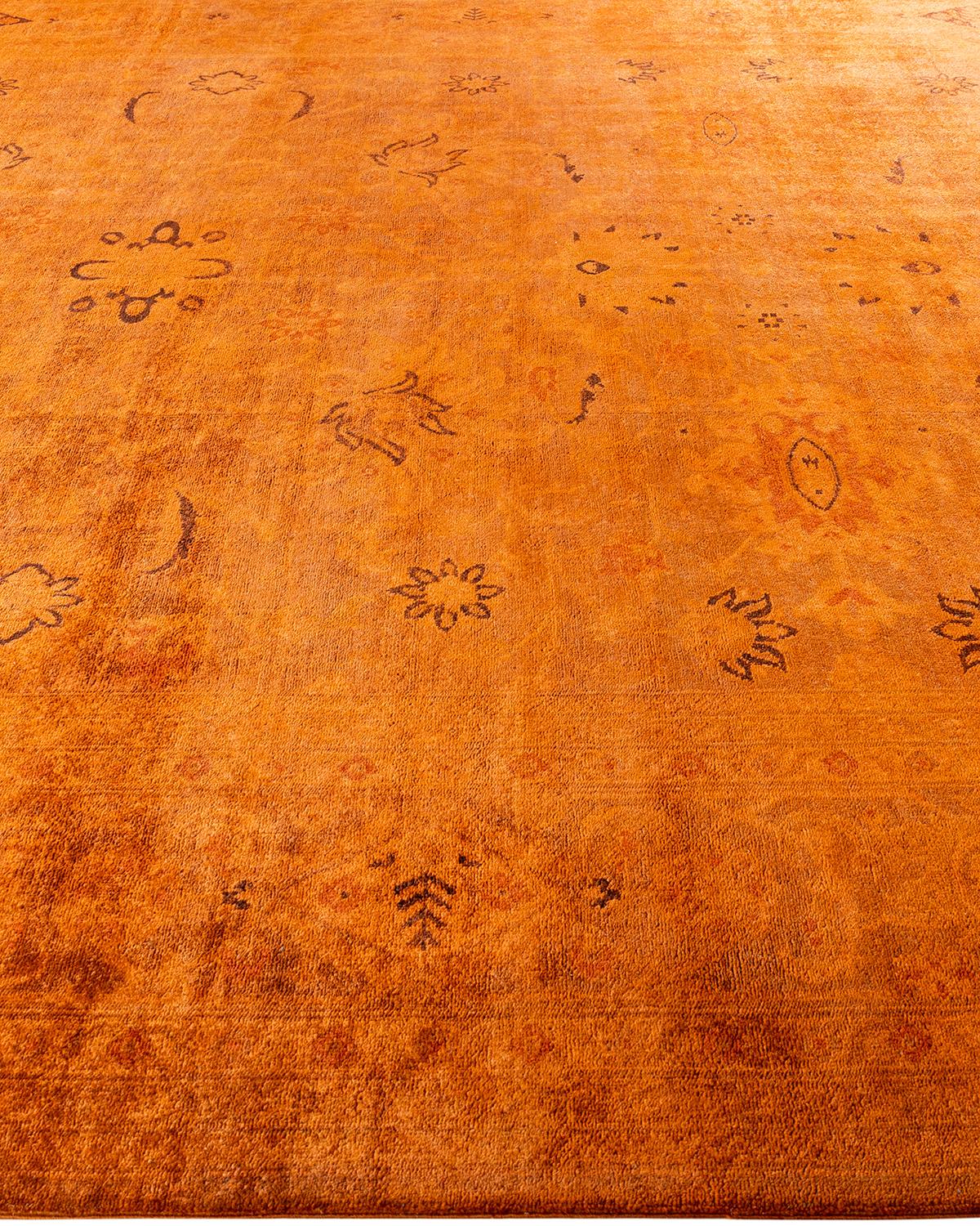 Contemporary Vibrance Hand Knotted Wool Orange Area Rug In New Condition For Sale In Norwalk, CT