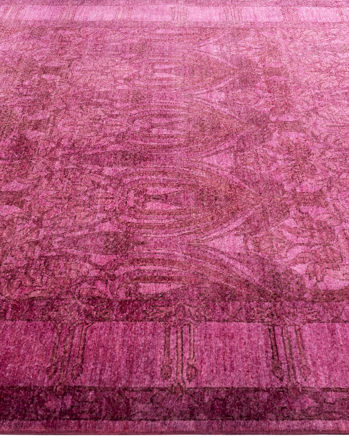 Contemporary Vibrance Hand Knotted Wool Pink Area Rug  In New Condition For Sale In Norwalk, CT