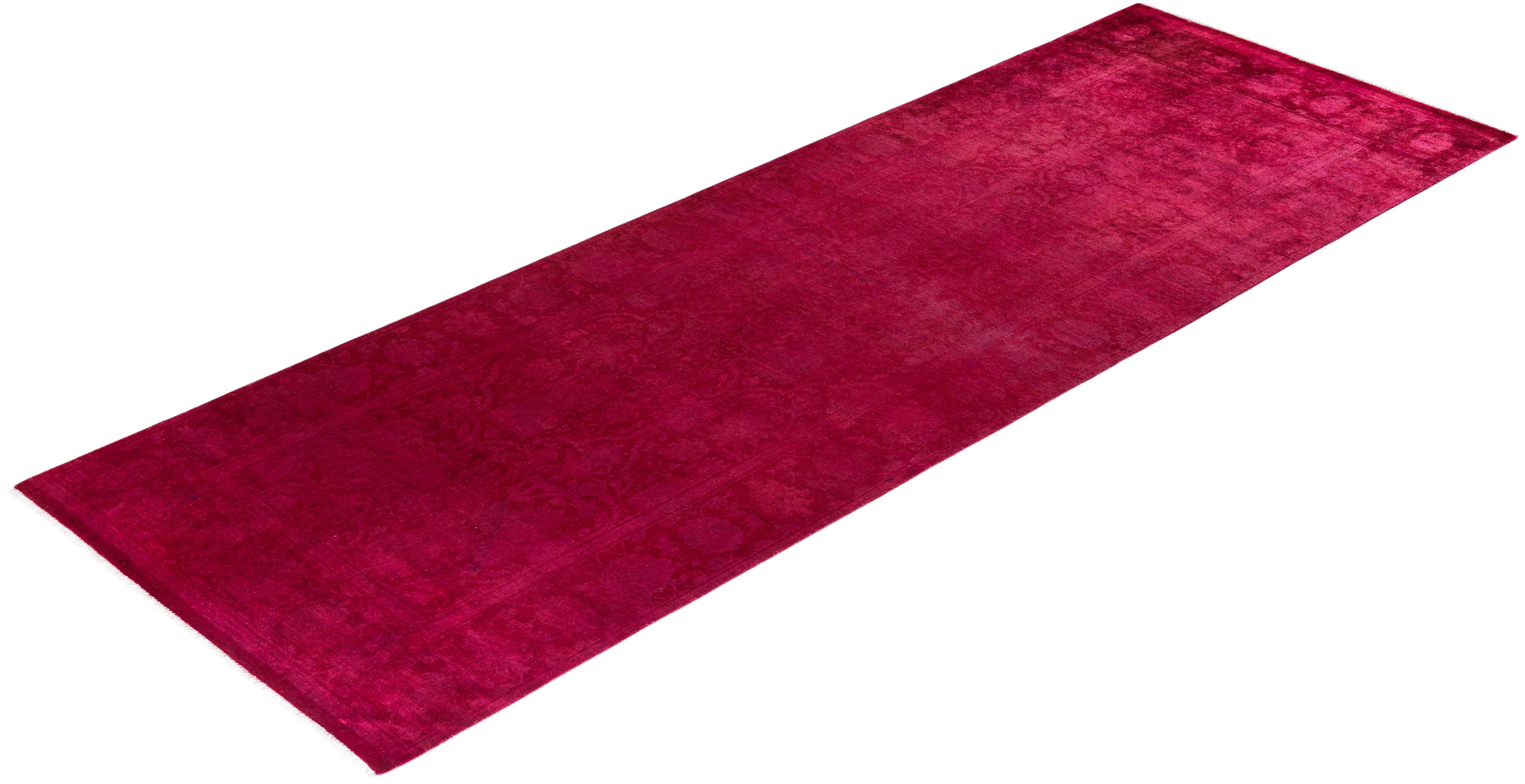 Contemporary Vibrance Hand Knotted Wool Pink Area Rug im Angebot 2