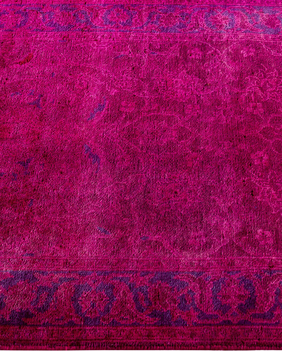 Contemporary Vibrance Hand Knotted Wool Pink Runner In New Condition For Sale In Norwalk, CT