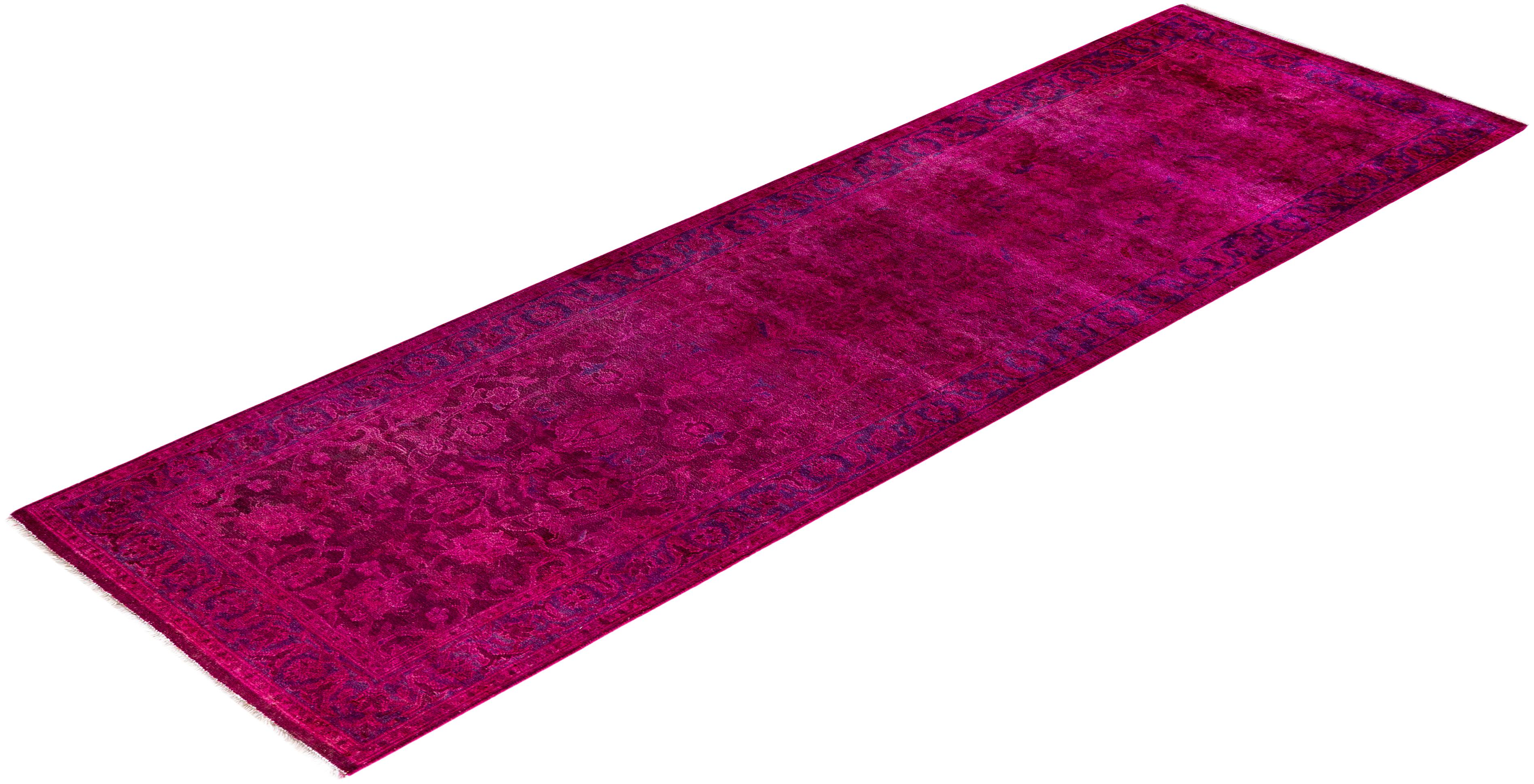 Contemporary Vibrance Hand Knotted Wool Pink Runner im Angebot 2