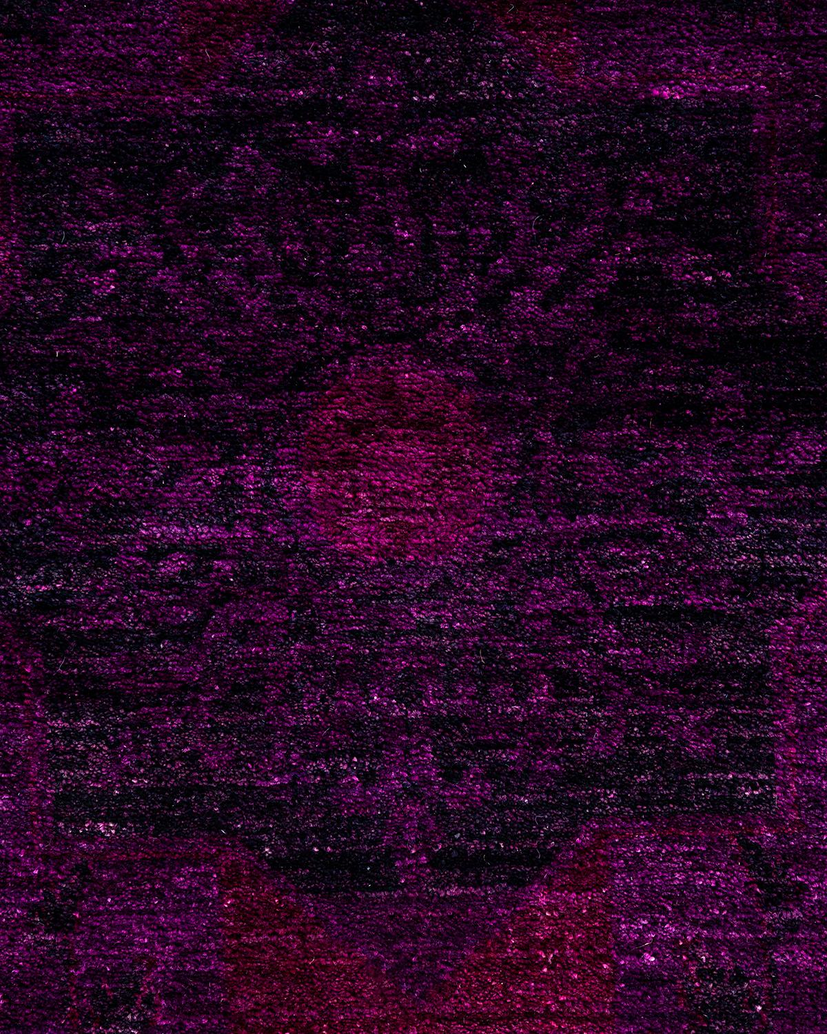 Contemporary Vibrance Hand Knotted Wool Purple Area Rug  (Pakistanisch) im Angebot