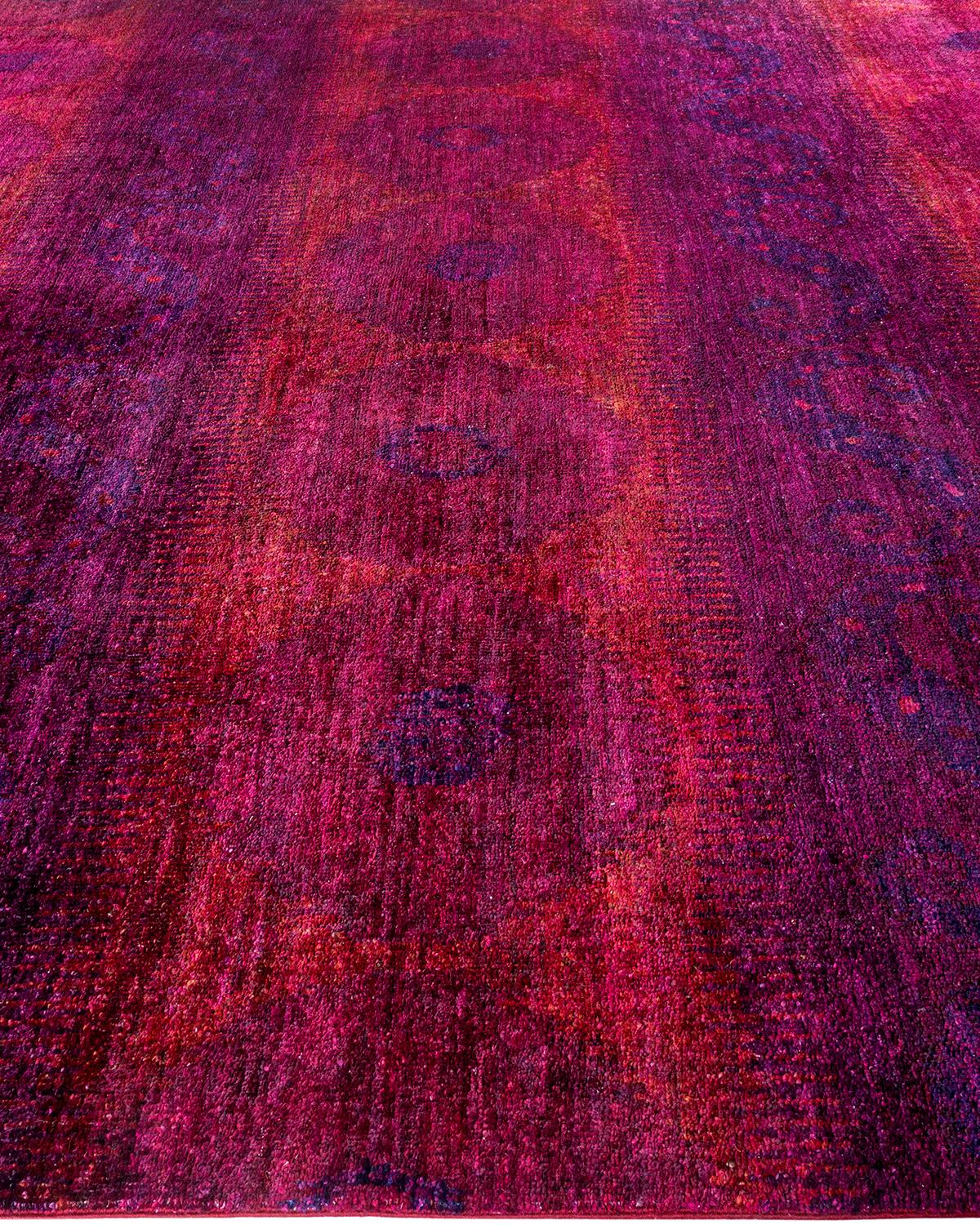 Contemporary Vibrance Hand Knotted Wool Purple Area Rug In New Condition For Sale In Norwalk, CT
