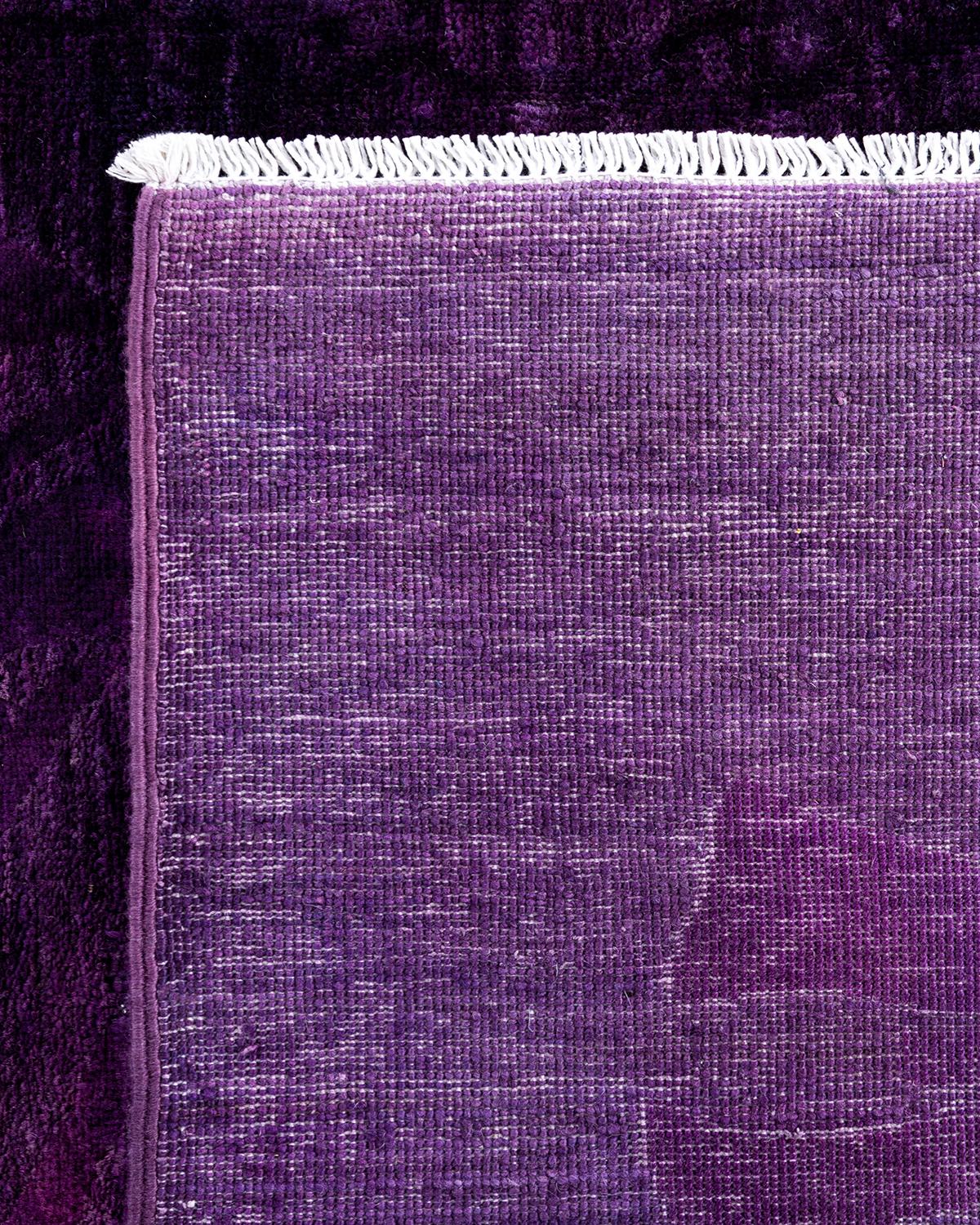 Contemporary Vibrance Hand Knotted Wool Purple Area Rug  (21. Jahrhundert und zeitgenössisch) im Angebot