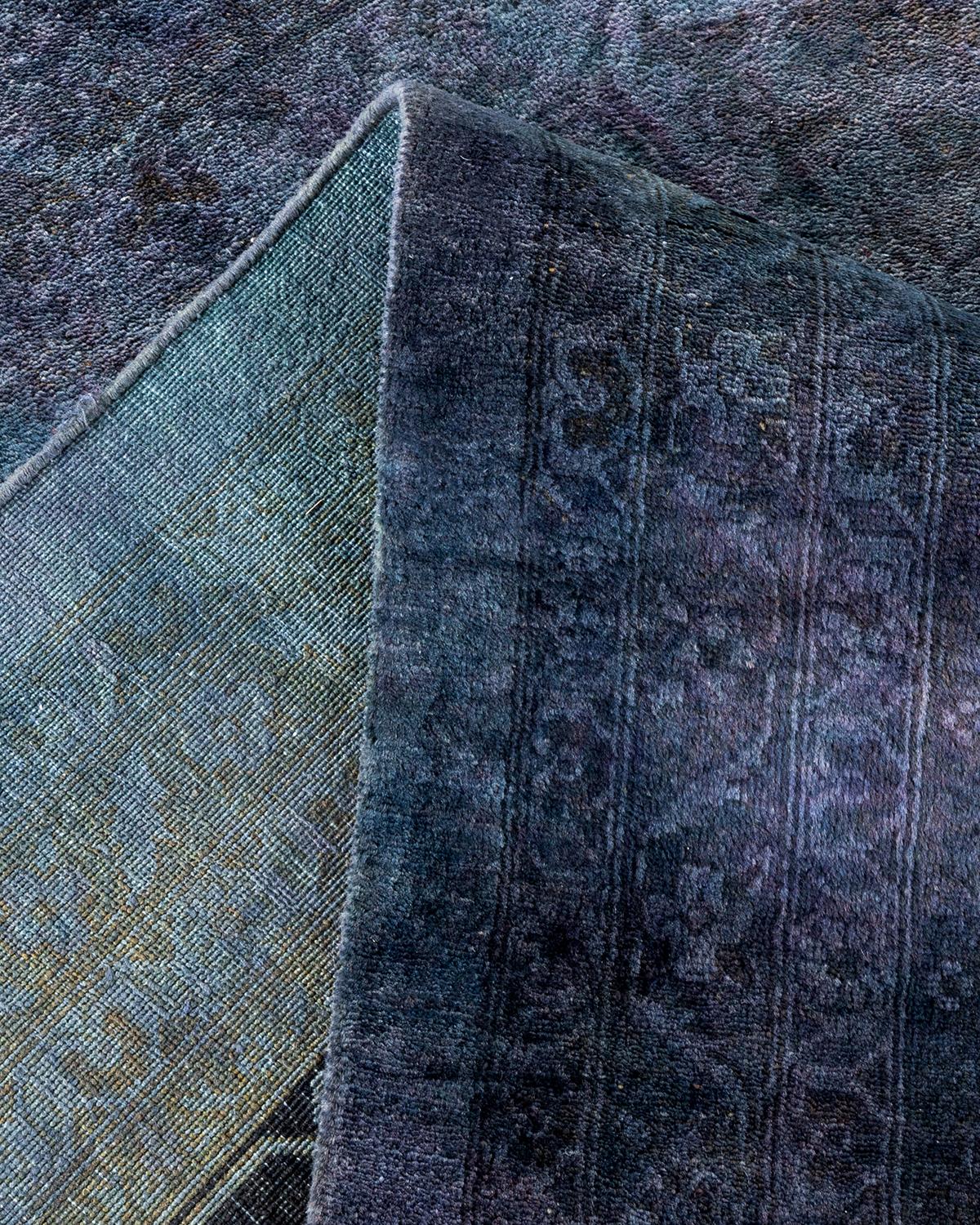 Lana Contemporary Vibrance Tappeto di lana viola annodato a mano in vendita