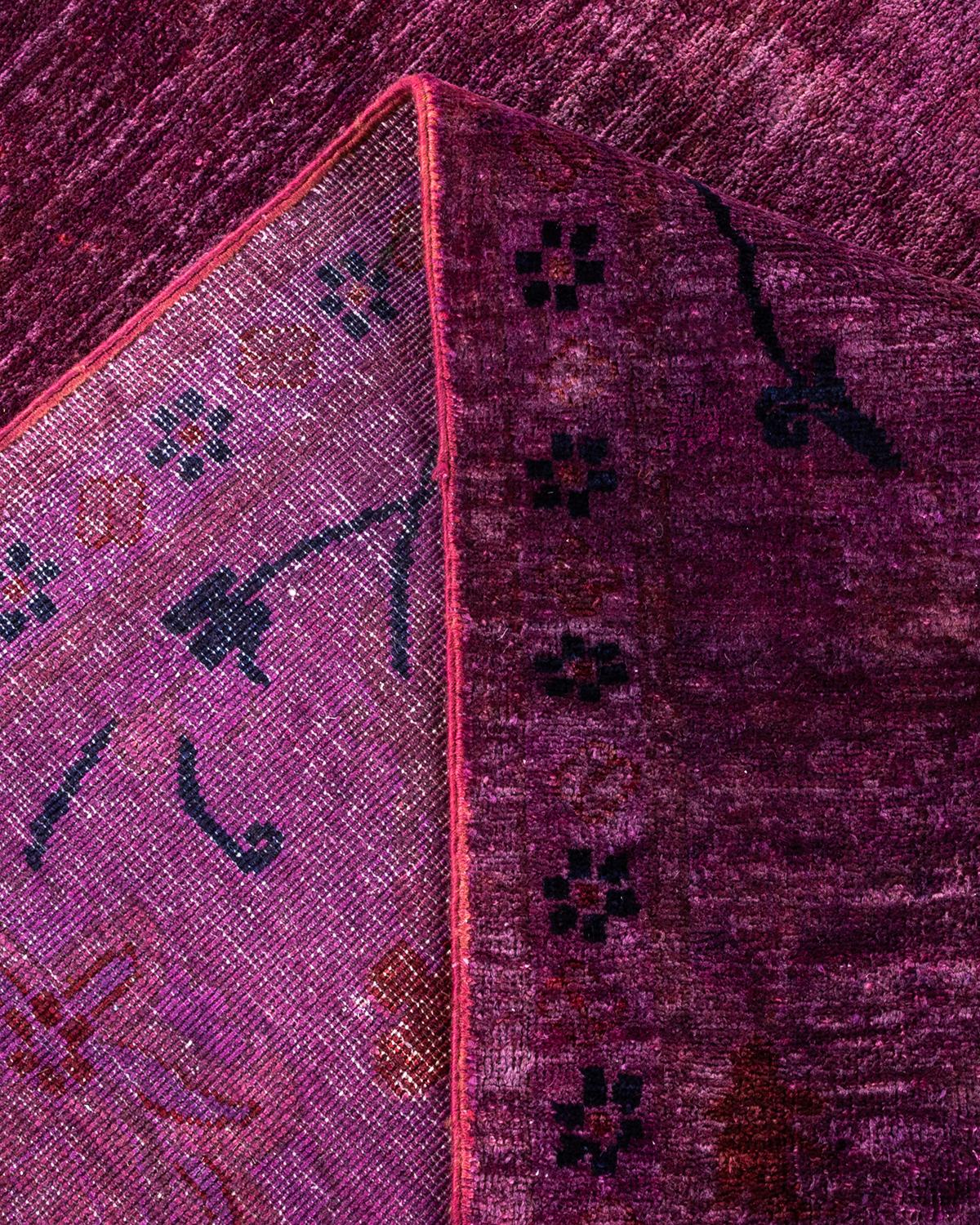 Lana Contemporary Vibrance Tappeto di lana viola annodato a mano in vendita