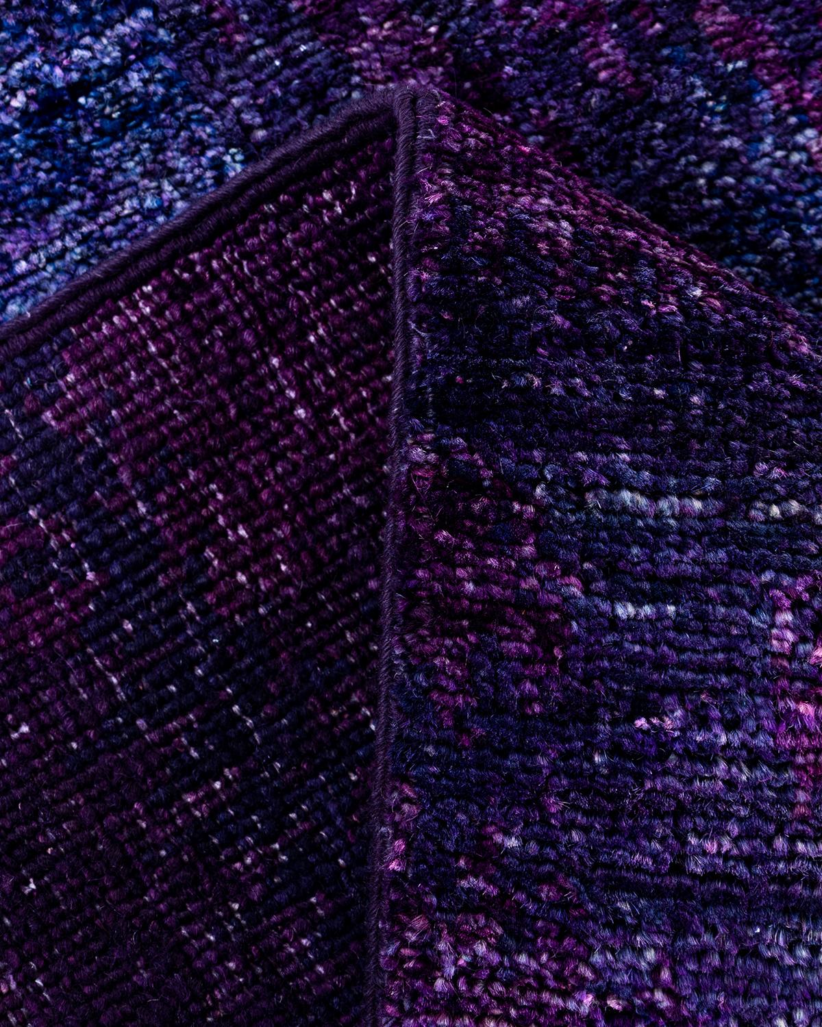 Contemporary Vibrance Läufer aus handgeknüpfter Wolle lila im Angebot 1