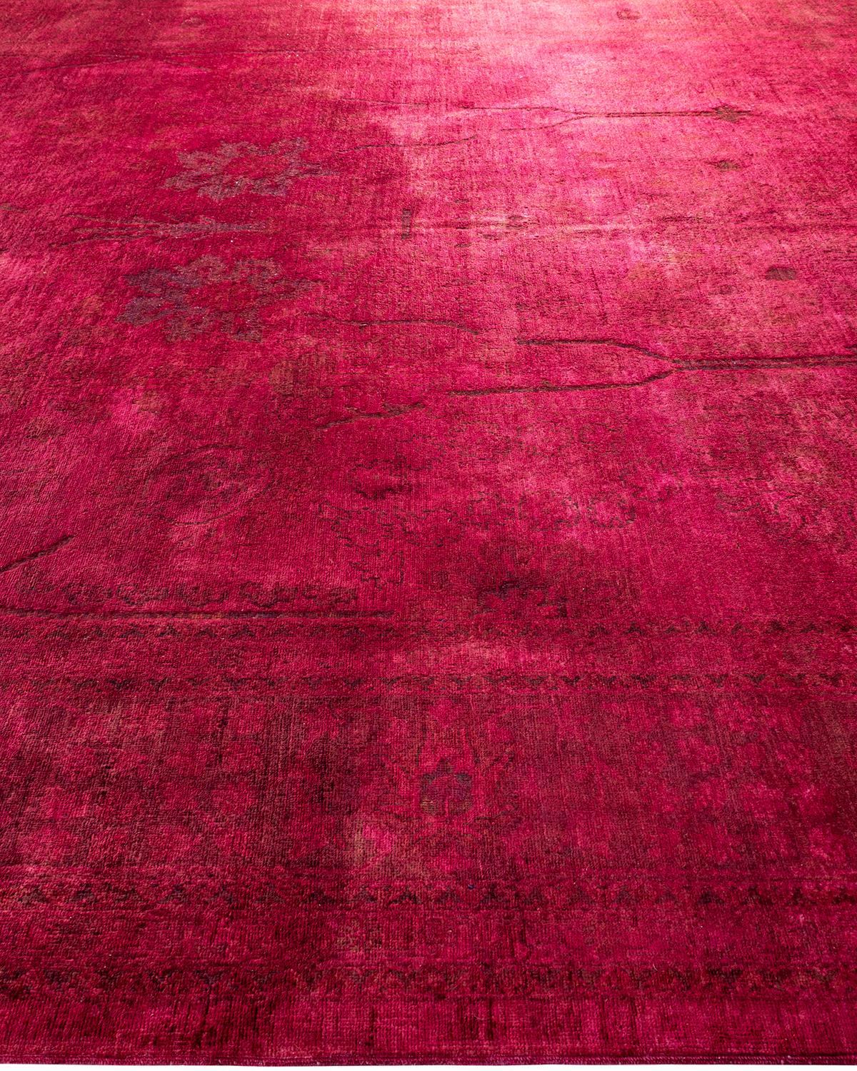 Contemporary Vibrance Hand Knotted Wool Red Area Rug  In New Condition For Sale In Norwalk, CT