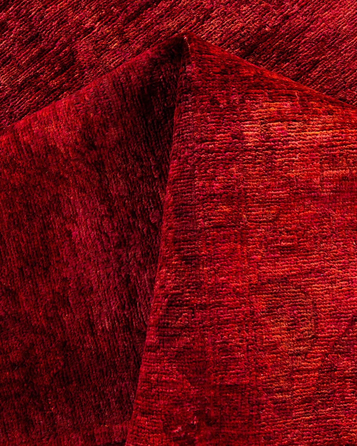 Contemporary Vibrance Hand Knotted Wool Red Area Rug For Sale 3