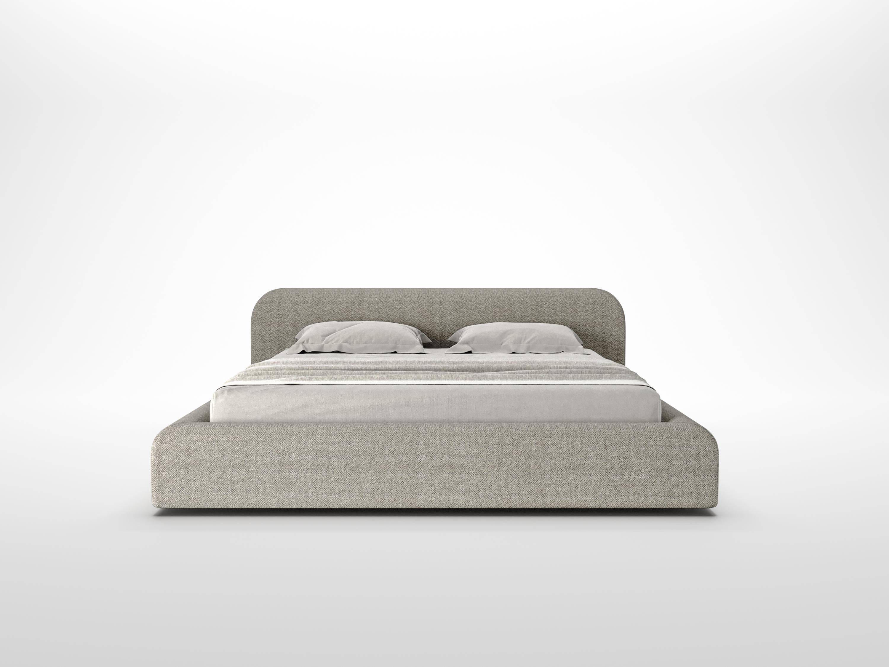 La cama Viva se inventó durante uno de los proyectos que nuestro estudio estaba realizando para un cliente privado. 

Era necesario hacer algo suave y elegante. Los laterales tenían que ser blandos para no dar patadas contra ellos. 

El diseñador la
