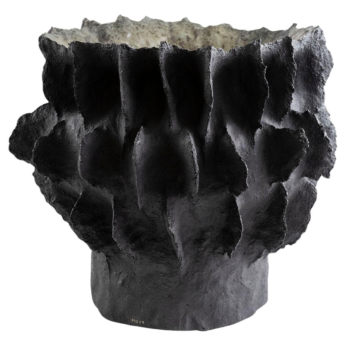 Vaso contemporaneo in argilla vocanica serie N-1237 KUWABATA