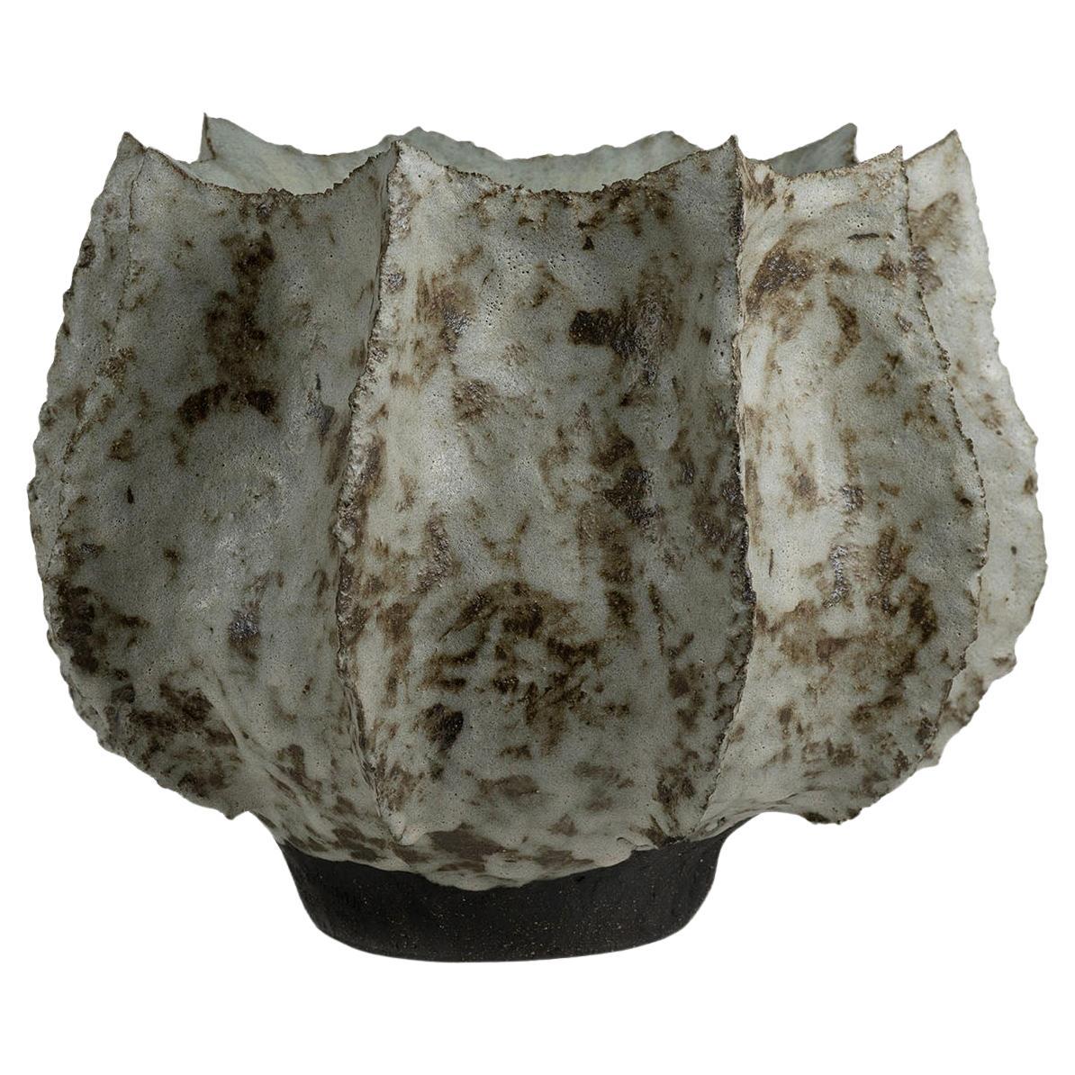 Vaso contemporaneo in argilla vocanica V-1319 Serie KUWABATA