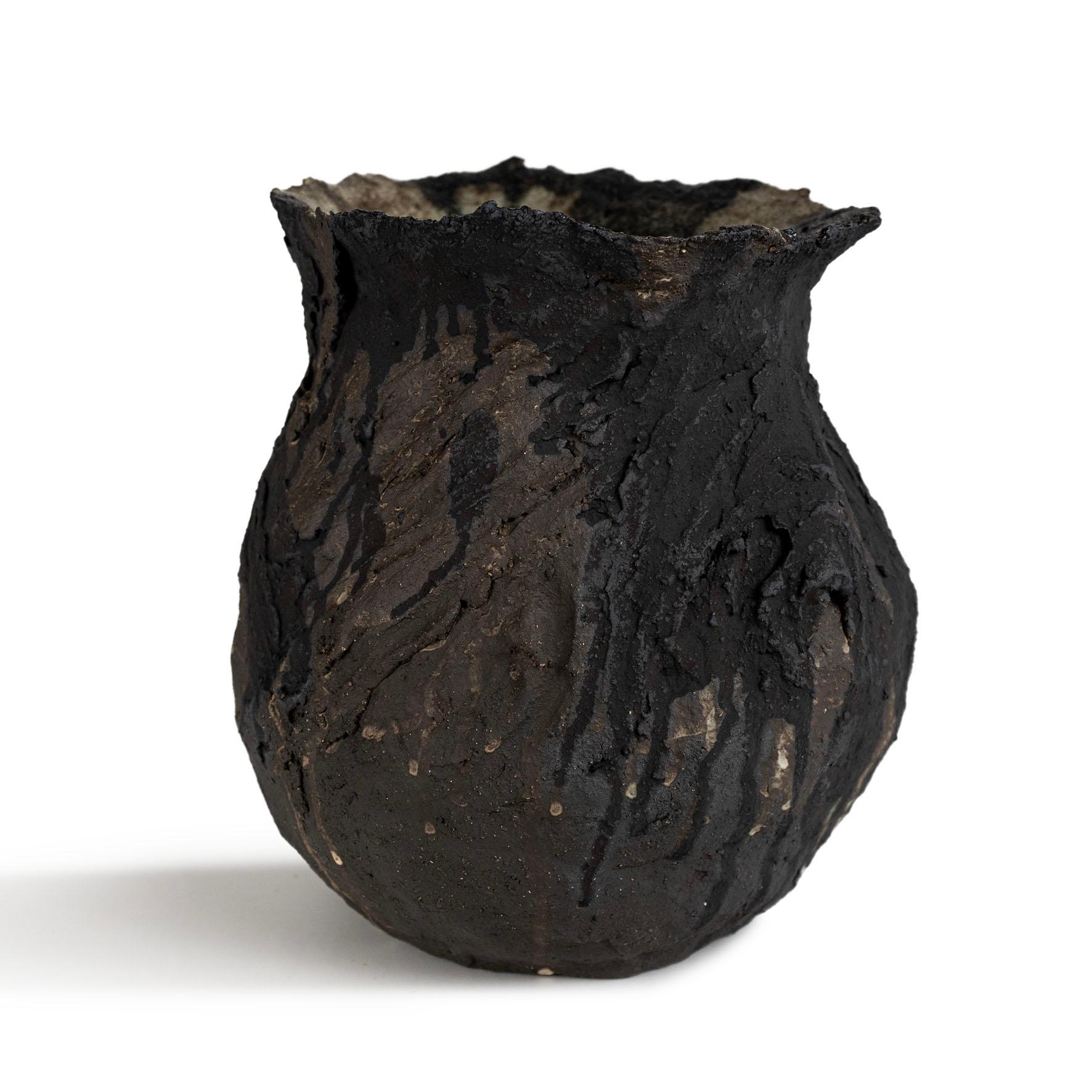 Fatto a mano Vaso Vocanic Clay V-1359 Contemporaneo in vendita