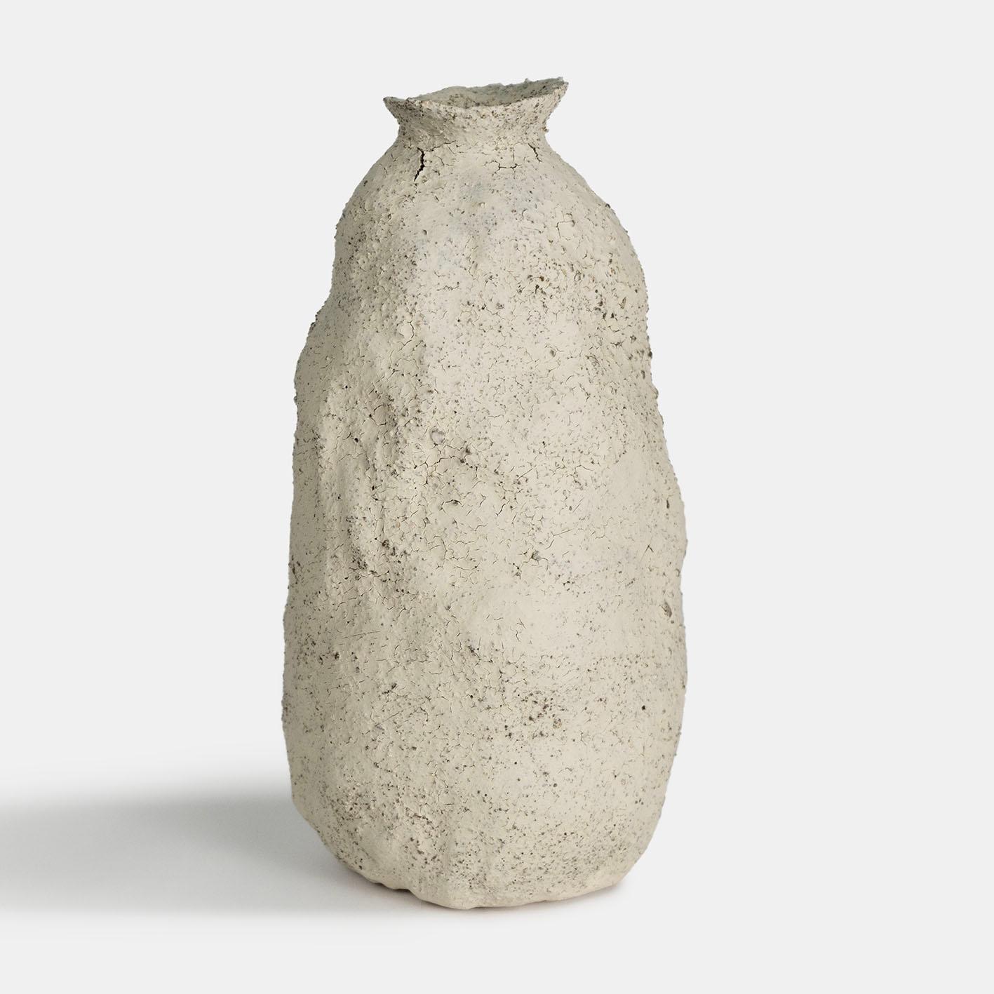 Recipiente contemporáneo de barro cocido V-1369 Serie BOBO en Nuevo estado para la venta en 1204, CH