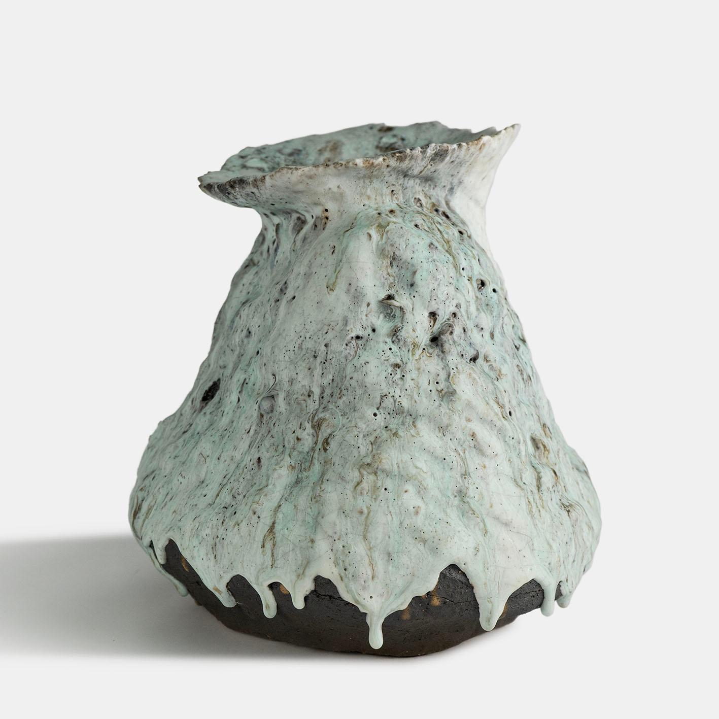 Belga Vaso contemporaneo Vocanic Clay V-1378 Serie Berbère in vendita