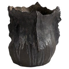 Recipiente Contemporáneo de Arcilla Vocánica Serie V-1380 KUWABATA