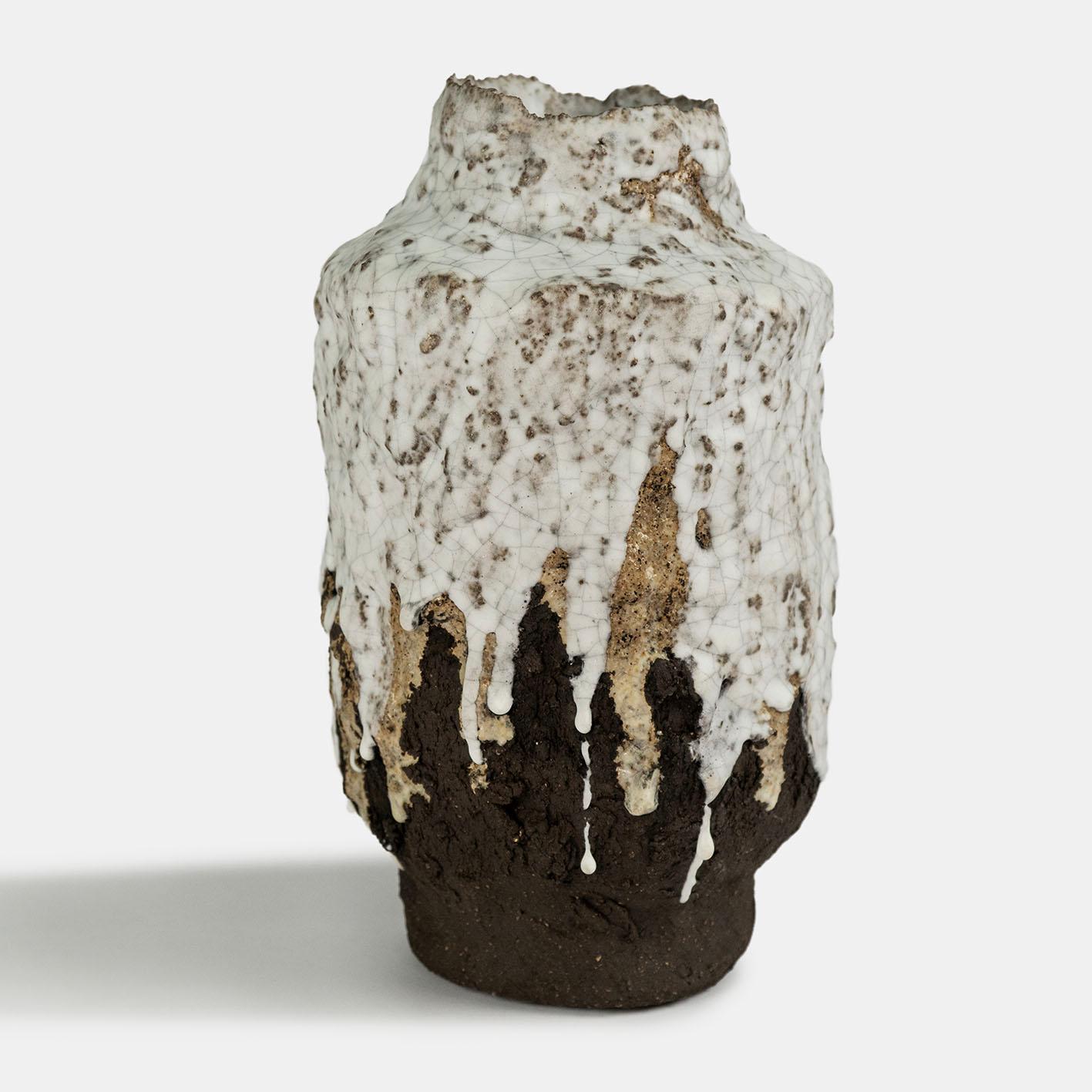 Vaso contemporaneo Vocanic Clay V-1398 Serie Berbère In condizioni Nuovo in vendita a 1204, CH