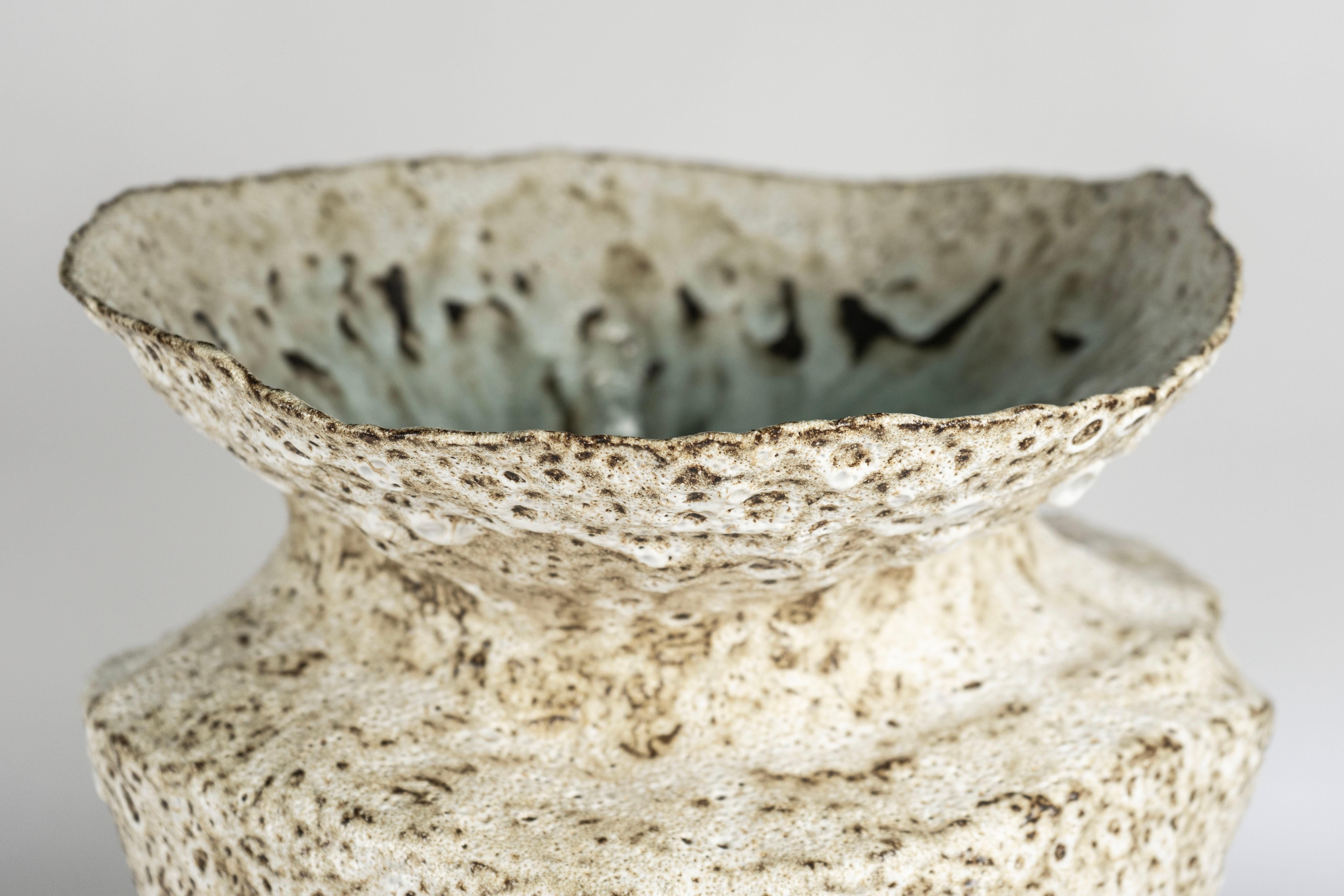 XXI secolo e contemporaneo Vaso contemporaneo in argilla Vocanic V-1400 Serie Berbère in vendita